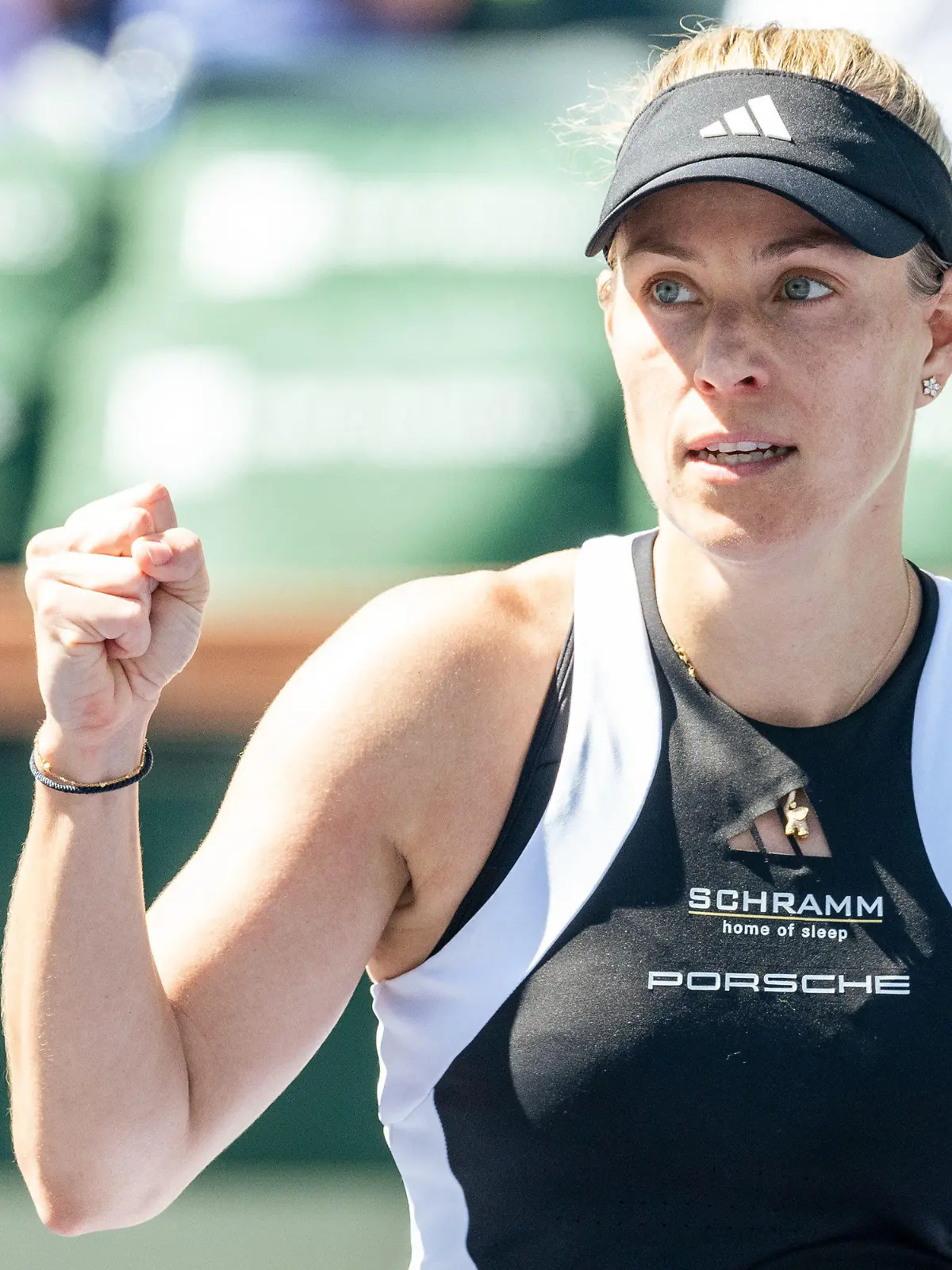 06.03.2024, USA, Indian Wells: Tennis: WTA-Tour - Indian Wells, Einzel, Damen, 1. Runde, Kerber (Kiel) - Martic (Kroatien): Angelique Kerber aus Deutschland reagiert. Foto: Maximilian Haupt/dpa +++ dpa-Bildfunk +++