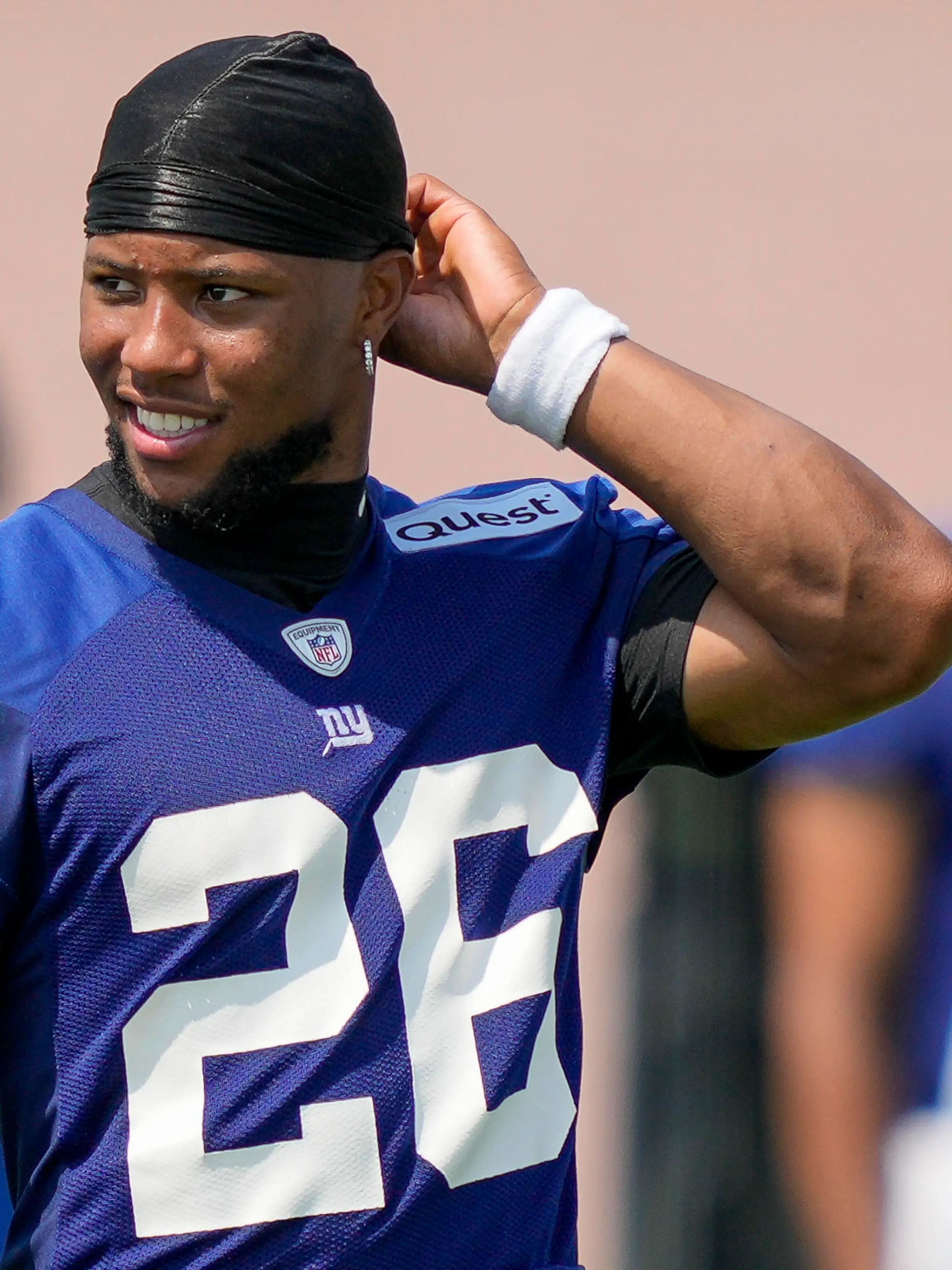New York Giants Saquon Barkley participates in training activities at the NFL football team's practice facility, Wednesday, July 26, 2023, in East Rutherford, N.J. (AP Photo/John Minchillo)