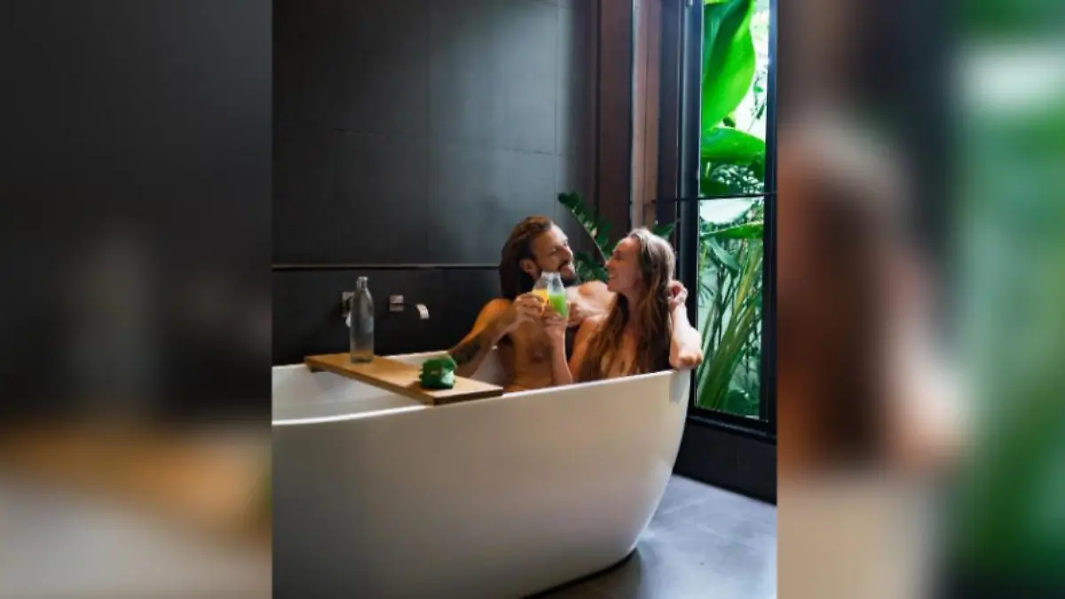Silke und Keiran in der Badewanne