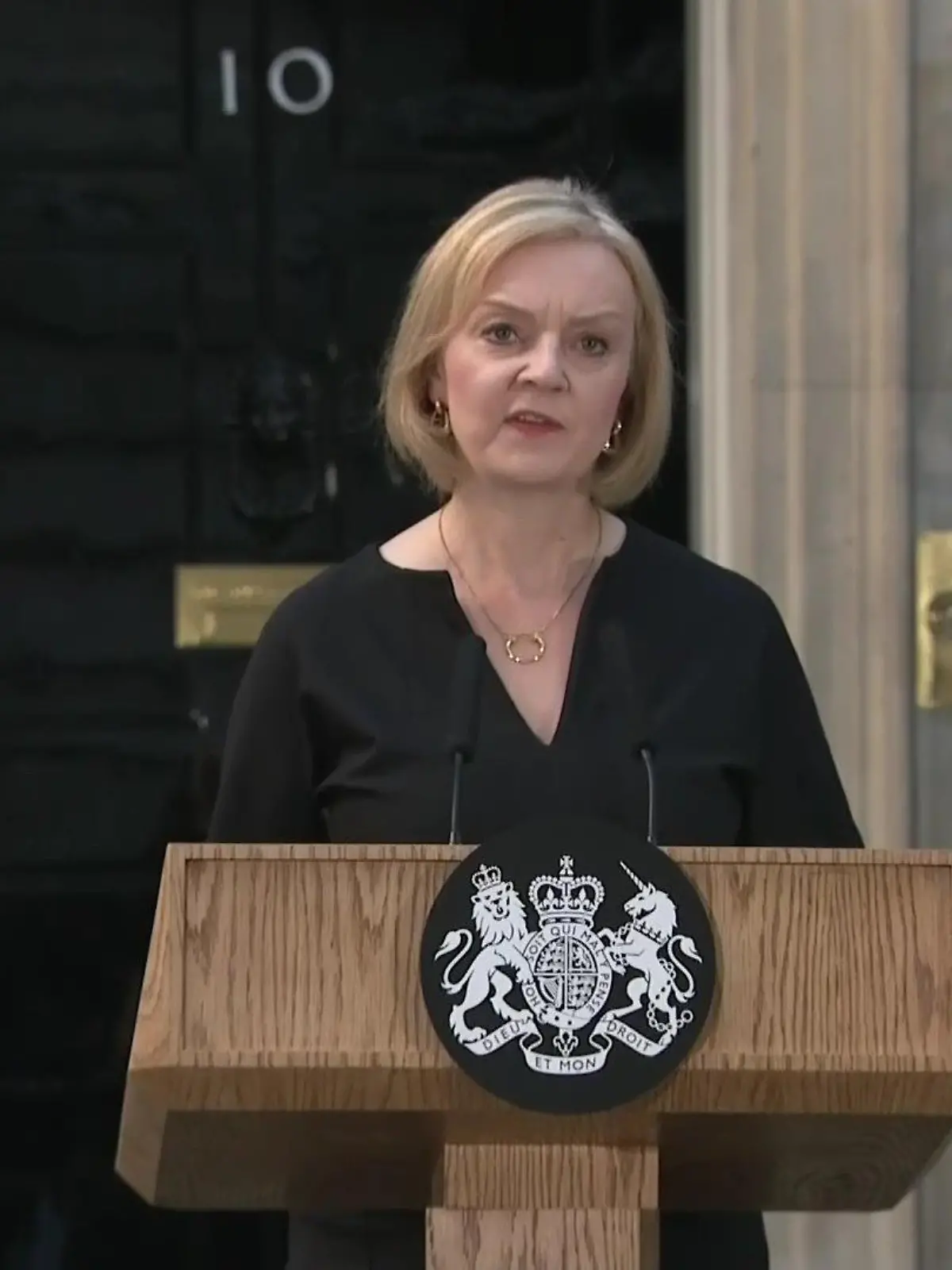 Liz Truss bei ihrem Statement zum Tod von Queen Elizabeth II am Donnerstagabend in London.
