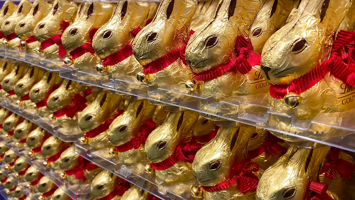 Koeln, 31.03.2020, Symbolbild, Symbolfoto Schokoladen-Osterhasen