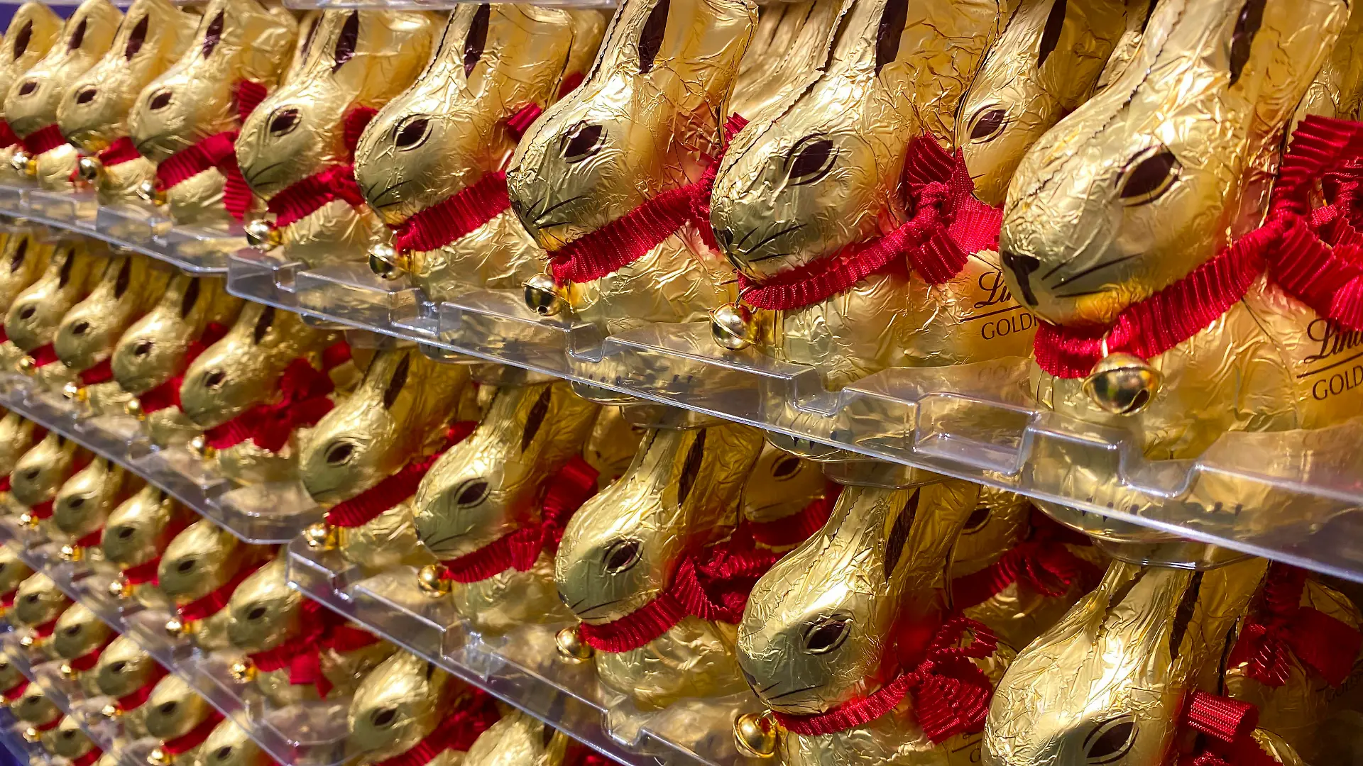 Koeln, 31.03.2020, Symbolbild, Symbolfoto Schokoladen-Osterhasen