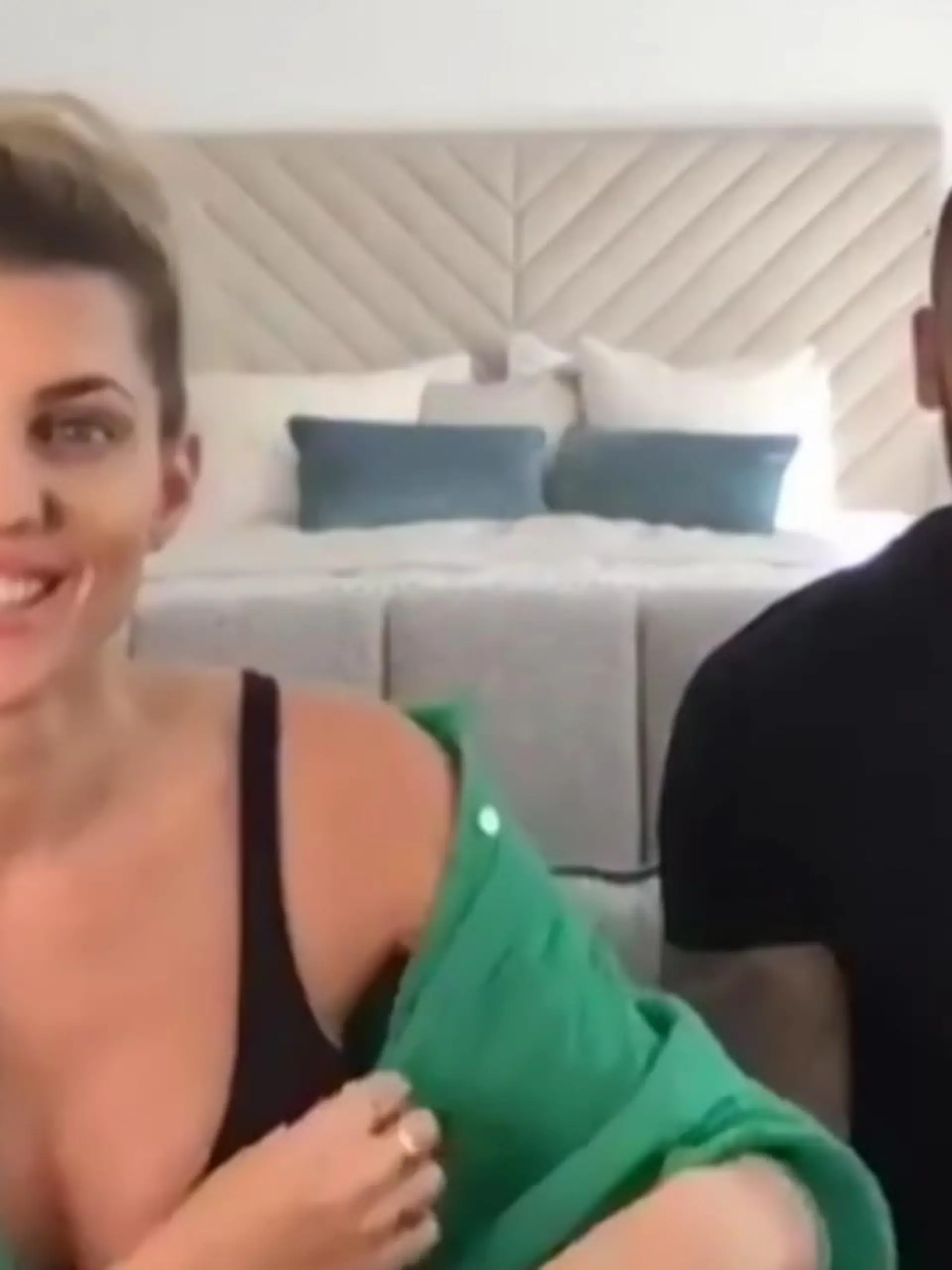 Bild zu: "Erziehen Sarah & Dominic ihre Kids zu Influencern?"