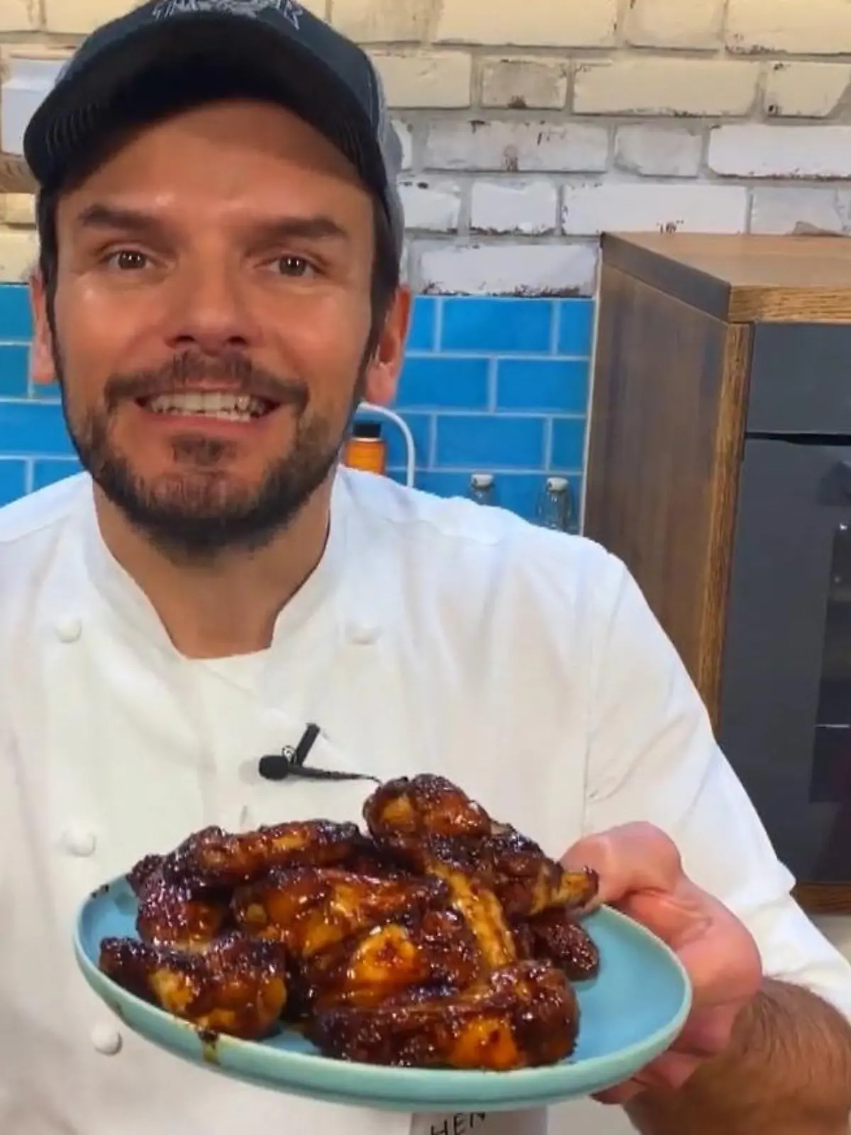 Es gibt Essen, da gehört es einfach dazu, sich die Finger schmutzig zu machen. Diese unwiderstehlichen Chicken Wings sind da keine Ausnahme!