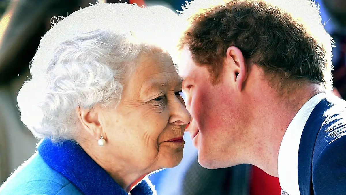  May 18, 2015 - London, GREAT BRITAIN - Britain s Queen Elizabeth greets her grandson Prince Harry at the Royal Horticultural Society Chelsea Flower Show 2015 in London Monday May 18, 2015. Horticulturists from around the world are displaying their garden designs at the Royal Hospital in Chelsea, London, and the premier garden and social event opens to the public on Tuesday. London GREAT BRITAIN  - ZUMAp124