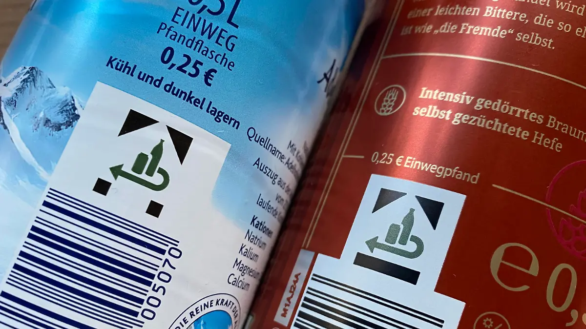 Themenbild Einweg PET Pfandflasche, PET Flasche Ruecknahme pfandpflichtiger Einweggetraenkeverpackungen,Dosenpfand,Flaschenpfnad,Siegel,