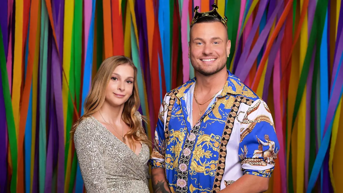 Eric Sindermann und Katharina Hambuechen
Die Verwendung des sendungsbezogenen Materials ist nur mit dem Hinweis und Verlinkung auf RTL+ gestattet.