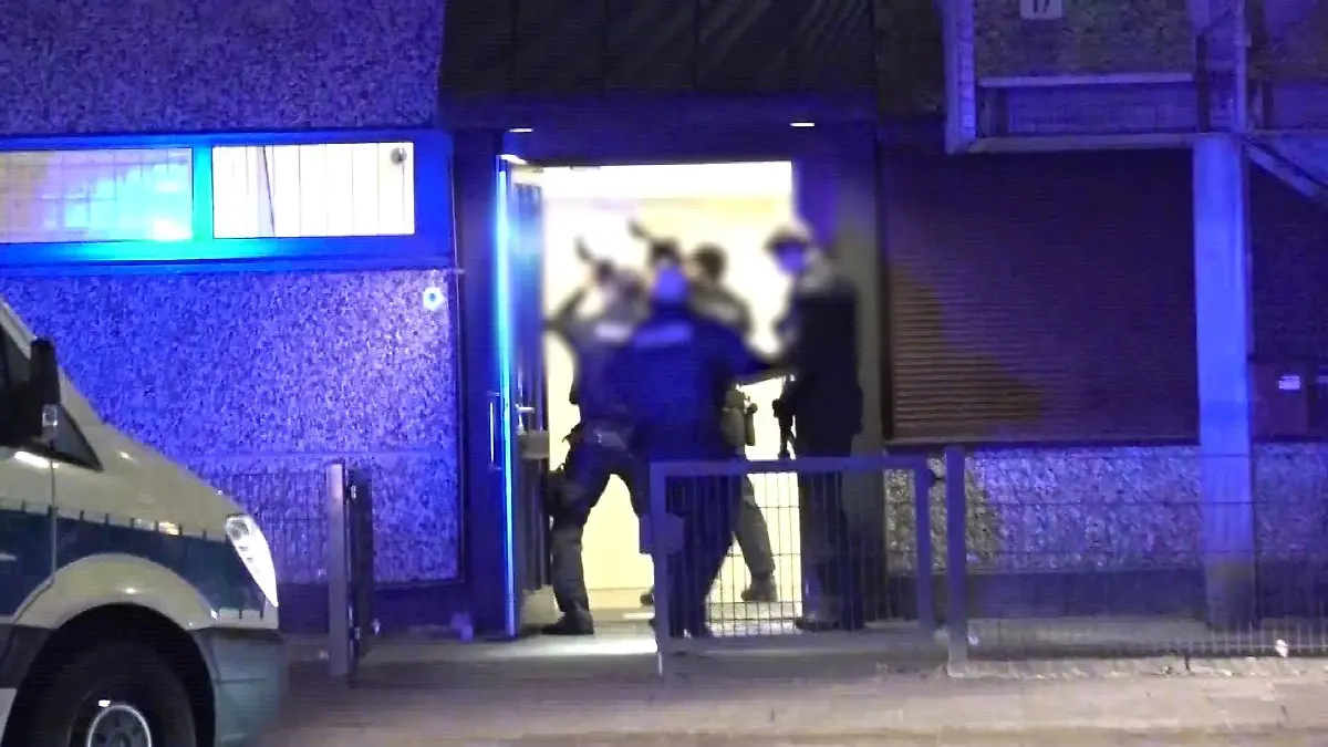 Die Spezialeinheit der Polizei ist schnell vor Ort.