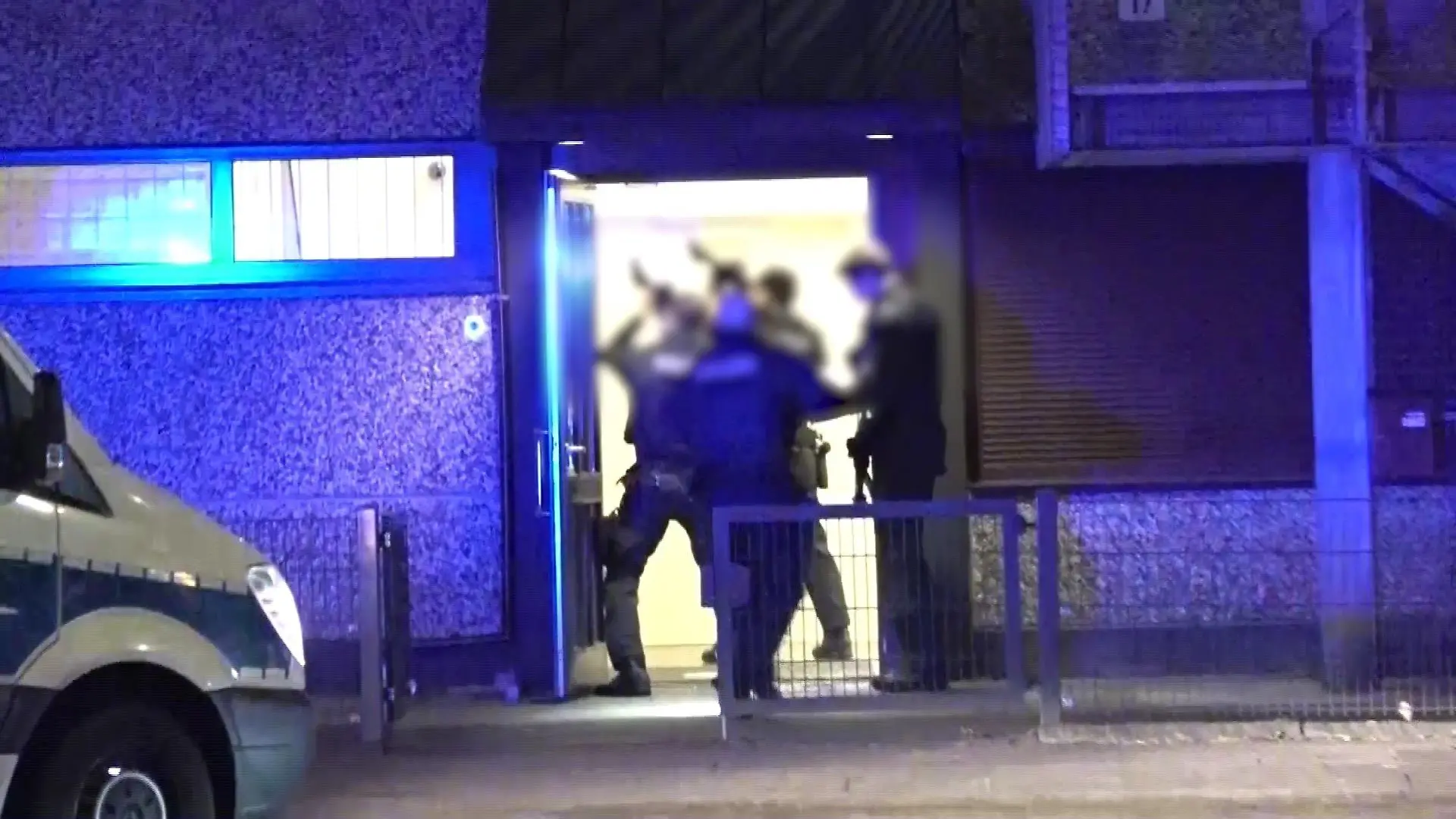 Die Spezialeinheit der Polizei ist schnell vor Ort.
