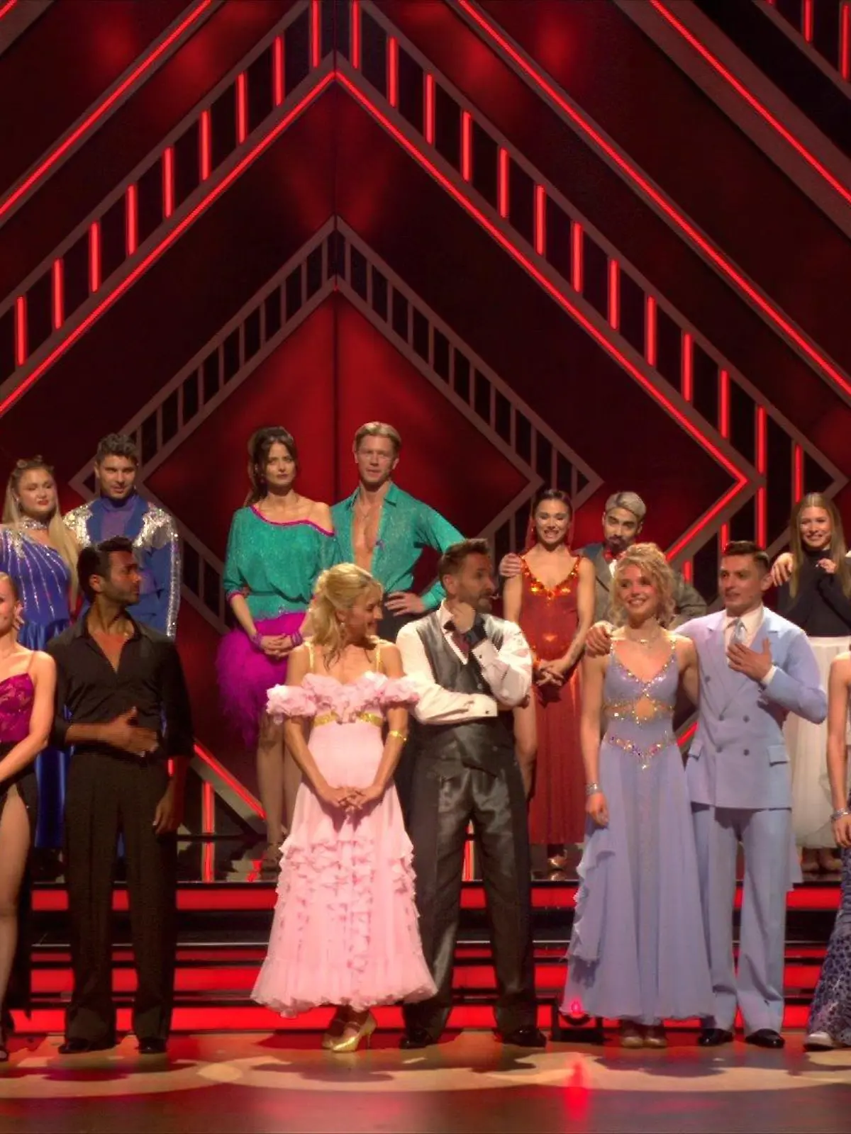 Aus 13 Paaren werden in der zweiten Show 12.