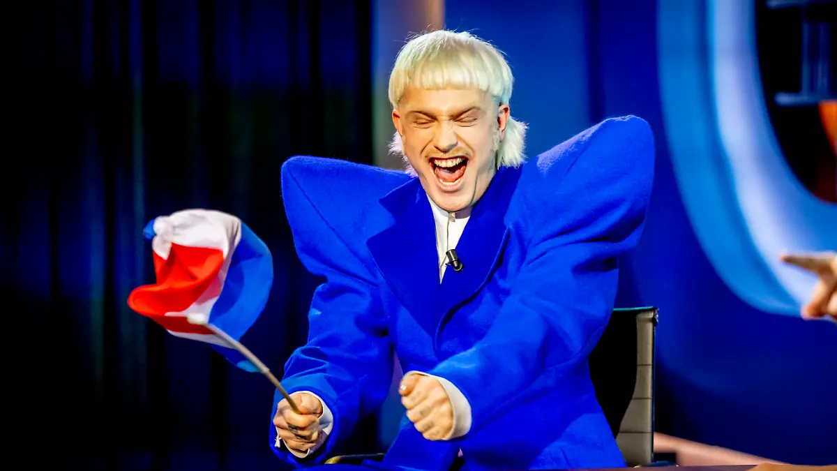 Hilversum - Joost Klein presents his song Europapa with which he participates on behalf of the Netherlands in the Eurovision Song Contest in Malmo, Sweden during Arjen lubach's evening show 