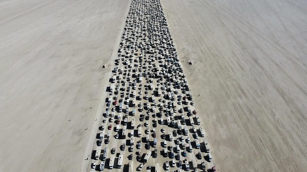 Gigantischer Stau nach "Burning Man"-Festival. Besucher warteten über acht Stunden.