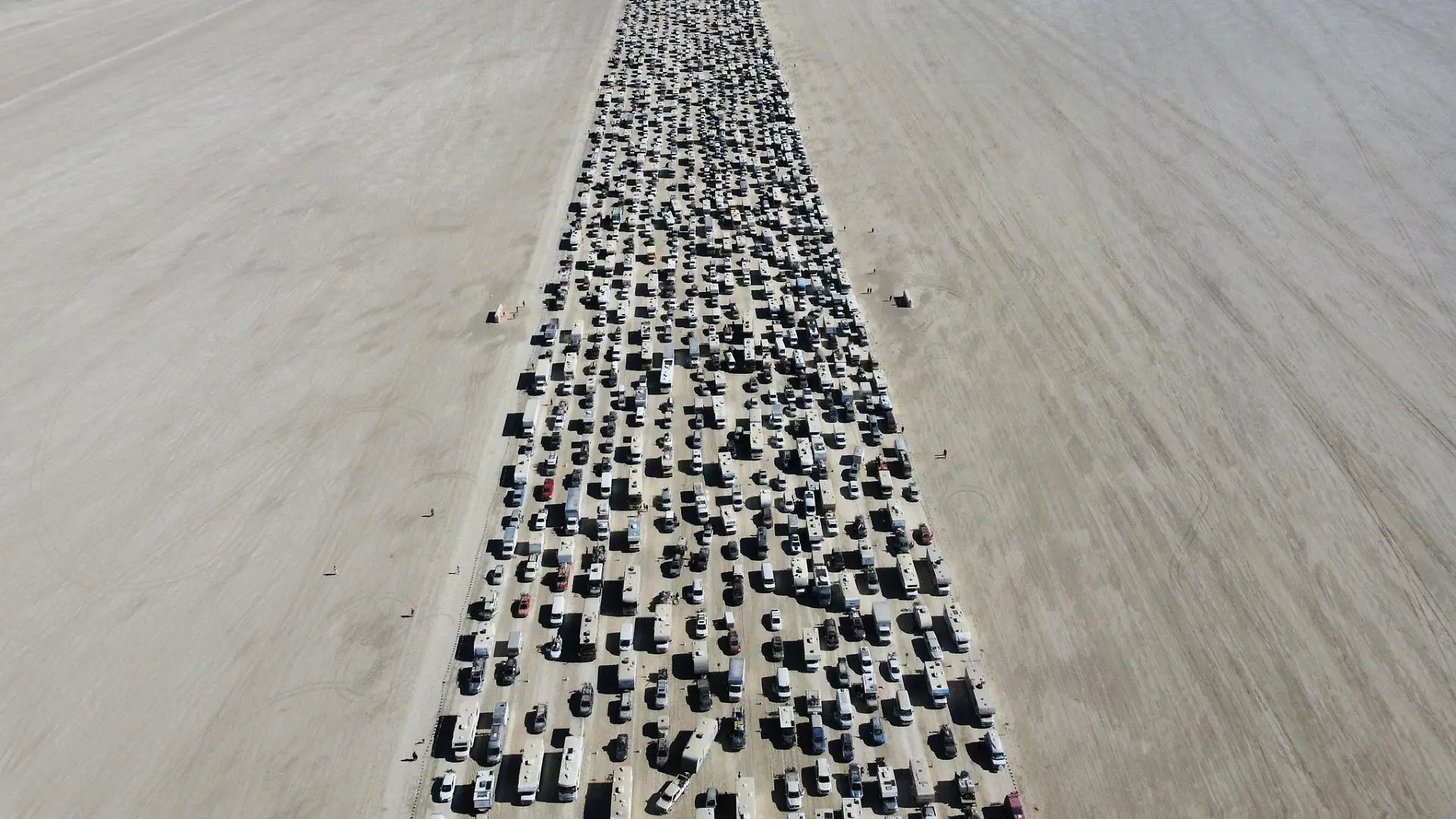 Gigantischer Stau nach "Burning Man"-Festival. Besucher warteten über acht Stunden.