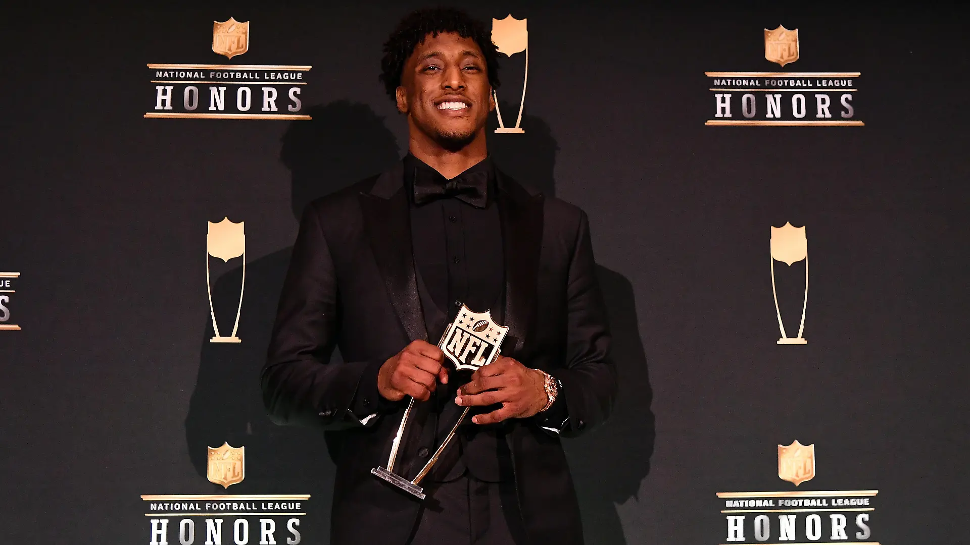 NFL, American Football Herren, USA Super Bowl LIV-NFL Honors Feb 1, 2020 Miami, Florida, USA New Orleans Saints Michael Thomas poses for a photo after receiving the AP Offensive Player of the Year award during the NFL Honors awards presentation at Adrienne Arsht Center. Miami Adrienne Arsht Center Florida USA, EDITORIAL USE ONLY PUBLICATIONxINxGERxSUIxAUTxONLY Copyright: xJasenxVinlovex 13984847