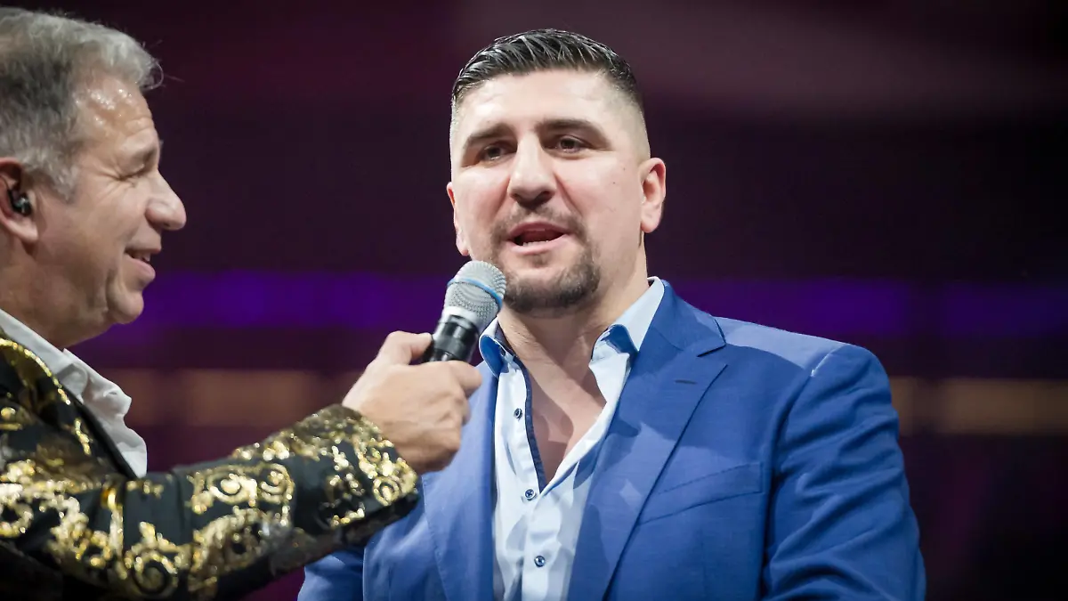 re: Marco Huck / li: Kai Ebel Ringsprecher / GER, Felix Sturm Kampfabend, 18.02.2023 Felix Sturm Kampfabend, Boxen, , 18.02.2023 Stuttgart *** re Marco Huck li Kai Ebel ring announcer GER, Felix Sturm fight night, 18 02 2023 Felix Sturm fight night, sports, boxing, , 18 02 2023 Stuttgart, Germany Copyright: xSandyxDinkelackerx EP_SDR