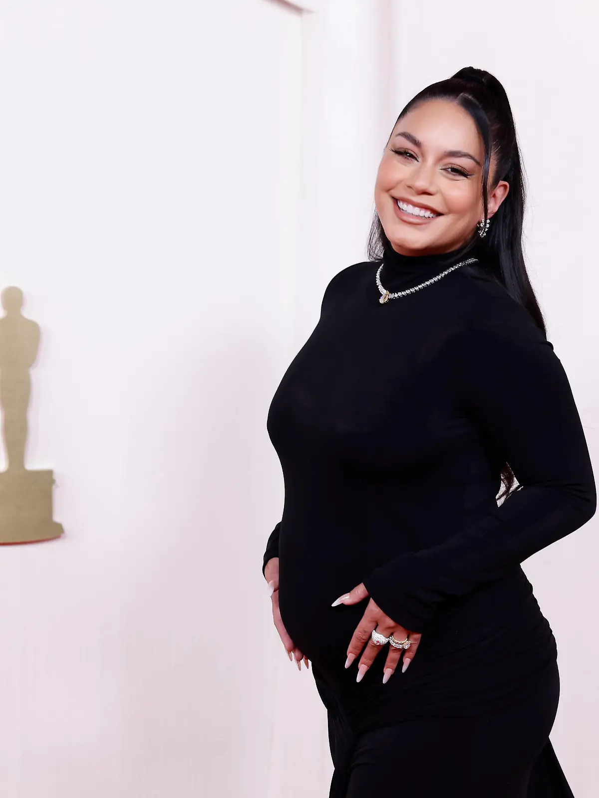Vanessa Hudgens arrives on the red carpet at the 96th annual Academy Awards in Los Angeles, California on Sunday, March 10, 2024. Since 1929, the Oscars have recognized excellence in cinematic achievements. PUBLICATIONxINxGERxSUIxAUTxHUNxONLY LAP20240310517 JOHNxANGELILLO