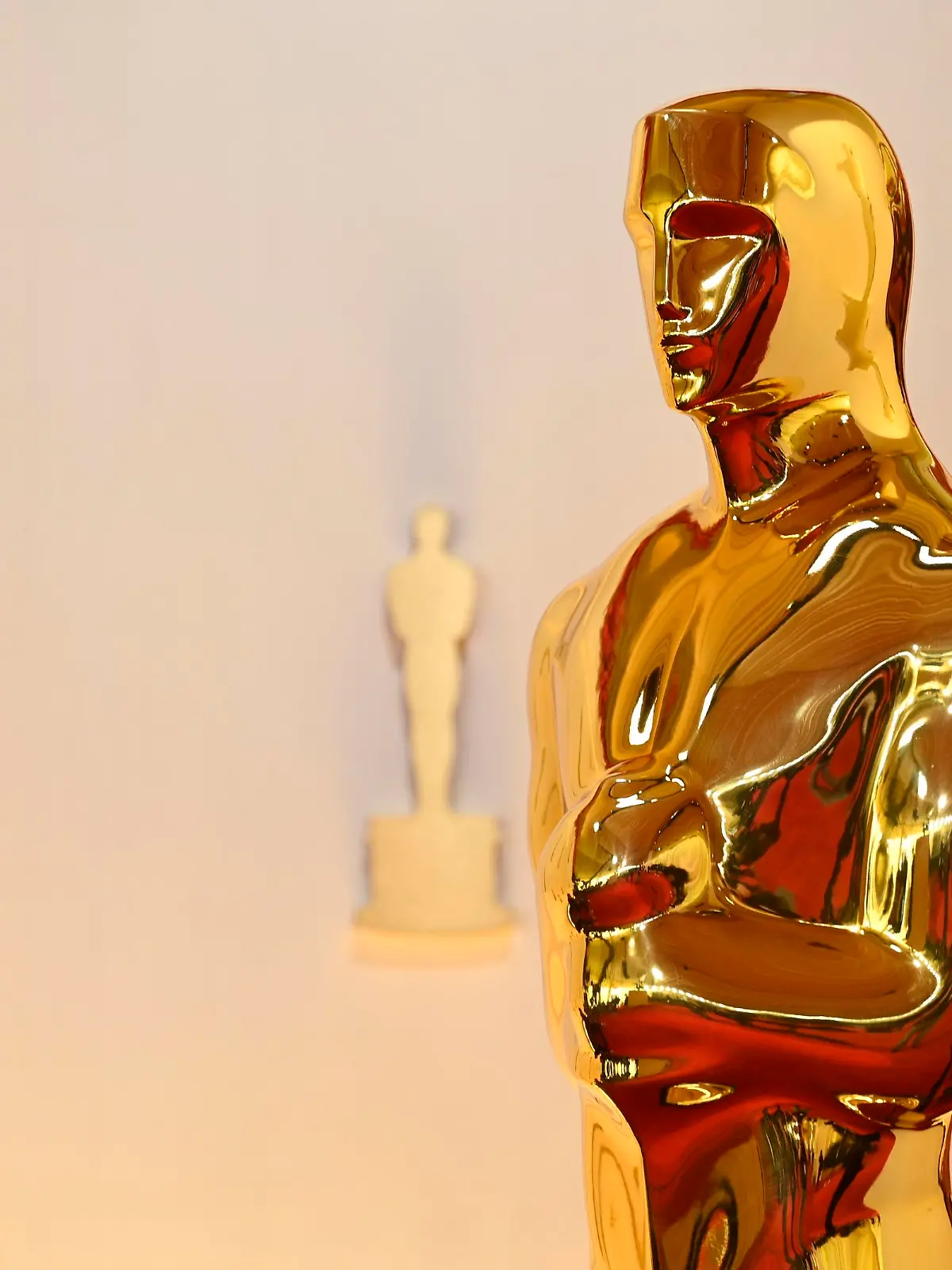 Mar 9, 2024; Los Angeles, CA, USA; A large Oscars statue is seen on the red carpet as preparations continue for the 96th Oscars at the Dolby Theatre at Ovation Hollywood in Los Angeles. Mandatory Credit: David Baratz-USA TODAY/Sipa USA / 090324