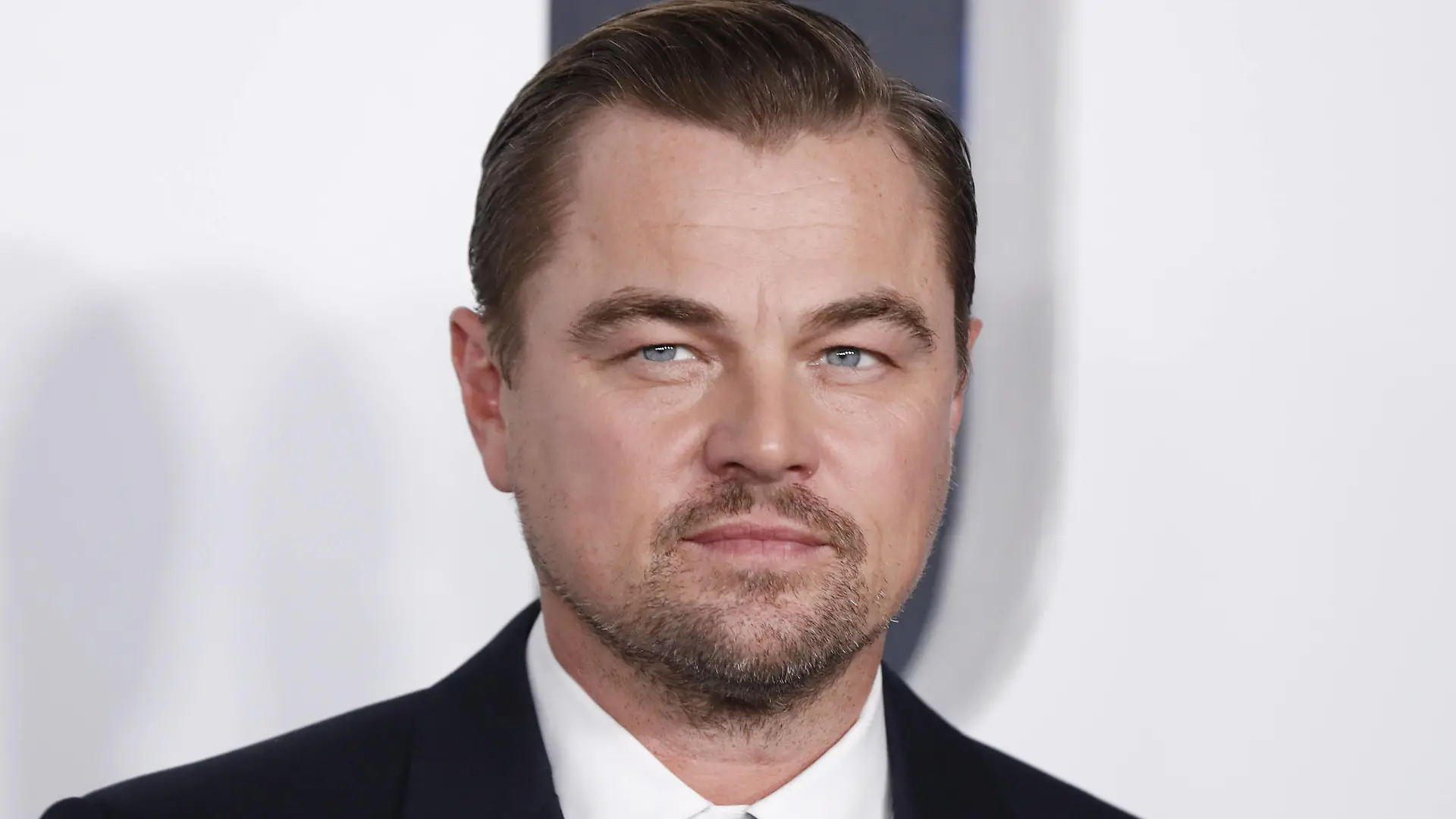  Leonardo DiCaprio arrives on the red carpet at the world premiere of Netflix s Don t Look Up on Sunday, December 05, 2021 in New York City. PUBLICATIONxINxGERxSUIxAUTxHUNxONLY NYP20211205110 JohnxAngelillo