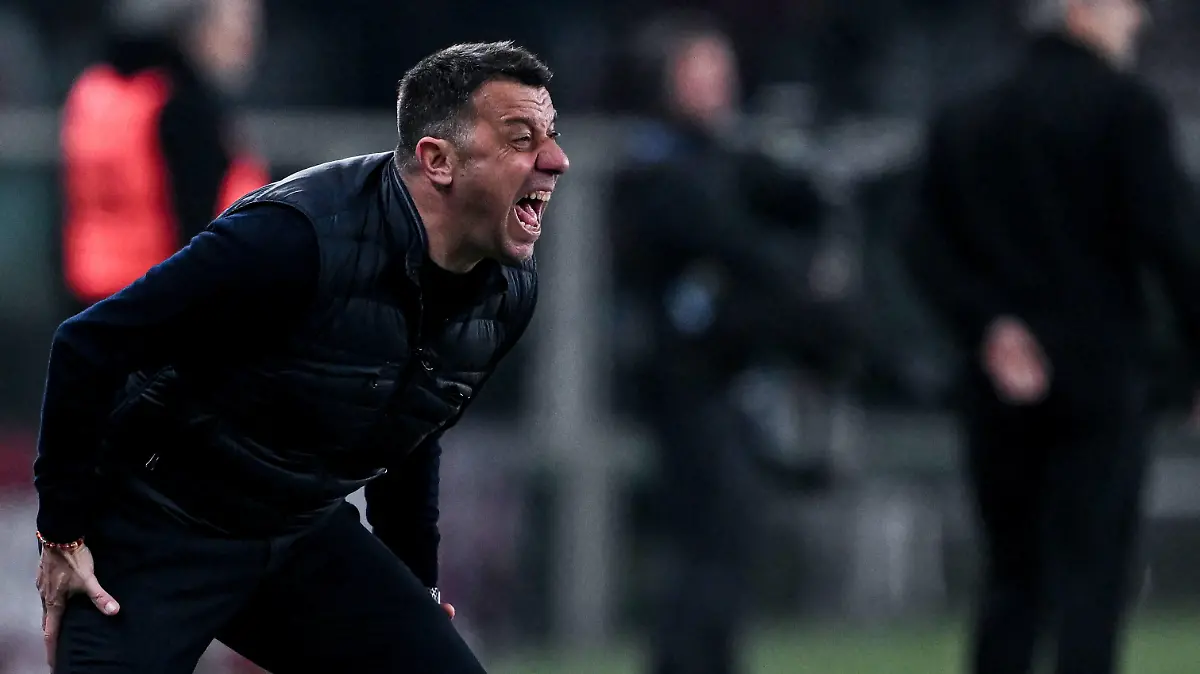 Torino, Italy, 16.02.24: Head Coach US Lecce Roberto D Aversa during the Serie A game between Torino FC and US Lecce at Olimpic Stadium Grande Torino in Torino, Italia Soccer Cristiano Mazzi / SPP PUBLICATIONxNOTxINxBRAxMEX Copyright: xCristianoxMazzix/xSPPx spp-en-CrMaSp-CM2_7521