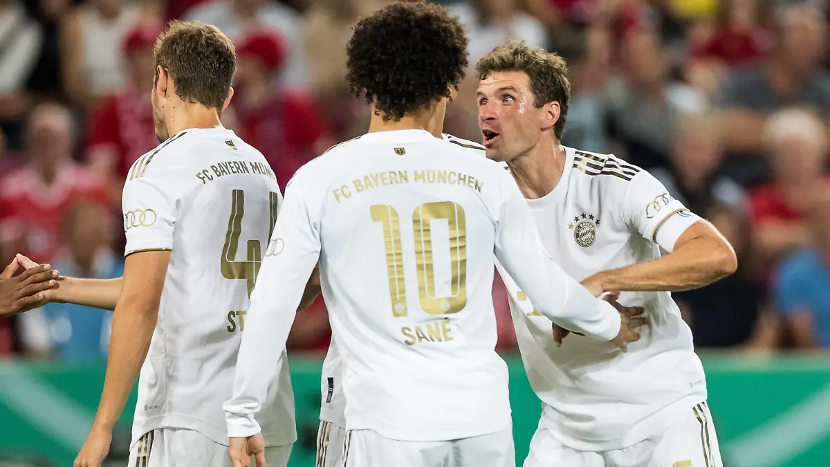 DFB Pokal 1. Runde, Viktoria Koeln - FC Bayern Muenchen 31.08.2022 Leroy Sane FC Bayern Muenchen, 10, Thomas Mueller FC Bayern Muenchen, 25 DFB Pokal 1. Runde, Viktoria Koeln - FC Bayern Muenchen, Koeln, Rheinenergiestadion DFB REGULATIONS PROHIBIT ANY USE OF PHOTOGRAPHS AS IMAGE SEQUENCES AND/OR QUASI-VIDEO. *** DFB Pokal 1 round, Viktoria Koeln FC Bayern Muenchen 31 08 2022 Leroy Sane FC Bayern Muenchen, 10 , Thomas Mueller FC Bayern Muenchen, 25 DFB Pokal 1 round, Viktoria Koeln FC Bayern Muenchen, Koeln, Rheinenergiestadion DFB REGULATIONS PROHIBIT ANY USE OF PHOTOGRAPHS AS IMAGE SEQUENCES AND OR QUASI VIDEO Copyright: xBEAUTIFULxSPORTS/Wunderlx