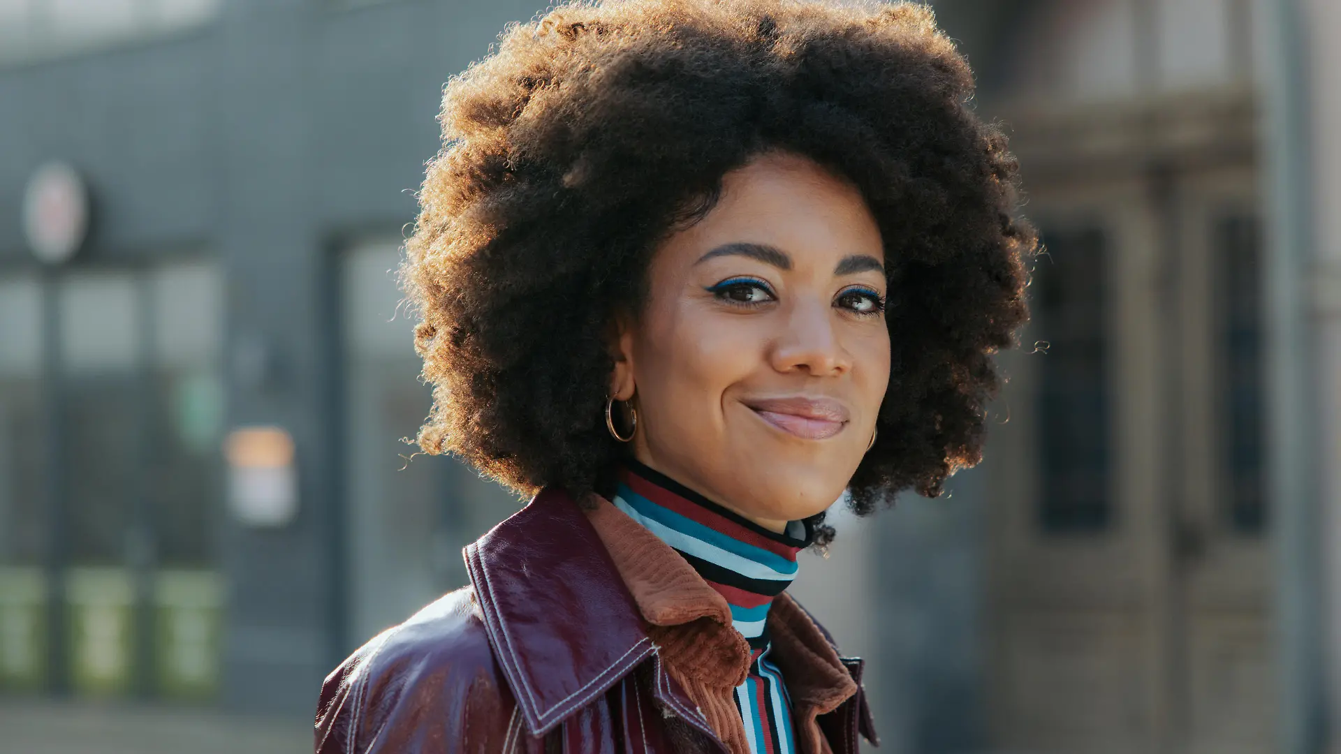 2015 schloss Pauline Afaja ihre Schauspielausbildung an der Hamburger FSH ab.