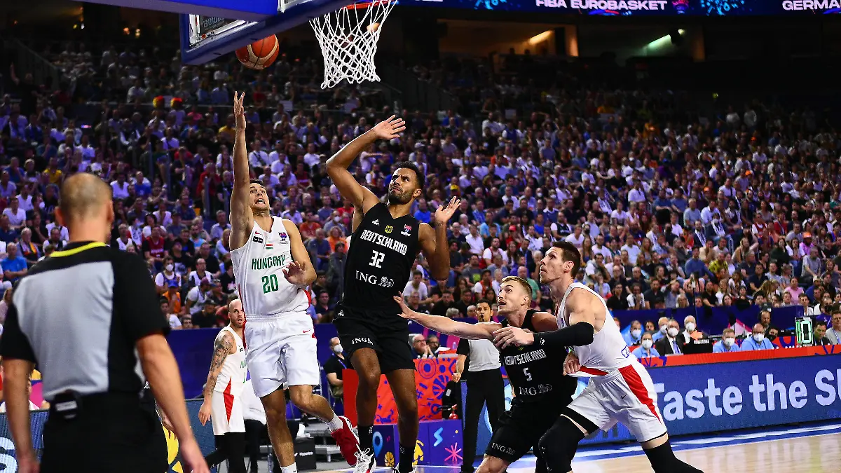  COLOGNE, GERMANY - SEPTEMBER 7, 2022: The basketball match of Eurobasket 2022 Hungaru vs Germany PUBLICATIONxNOTxINxRUS Copyright: xVitaliixKliuievx