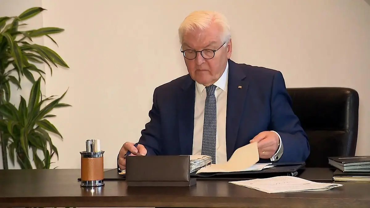 Bundespräsident Steinmeier besucht Espelkamp in Ostwestfalen Besuch in NRW