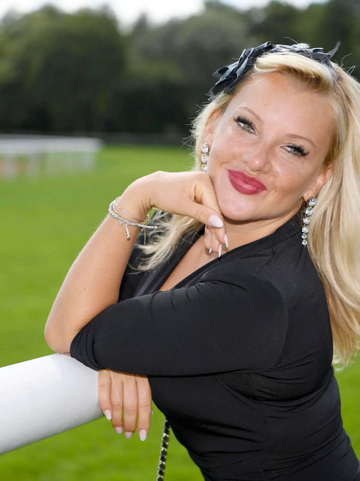  Evelyn Burdecki beim Audi Ascot Renntag 2022 auf der Galopprennbahn Neue Bult. Hannover-Langenhagen, 21.08.2022 *** Evelyn Burdecki at the Audi Ascot Renntag 2022 at the racecourse Neue Bult Hannover Langenhagen, 21 08 2022 Foto:xC.xNiehausx/xFuturexImage