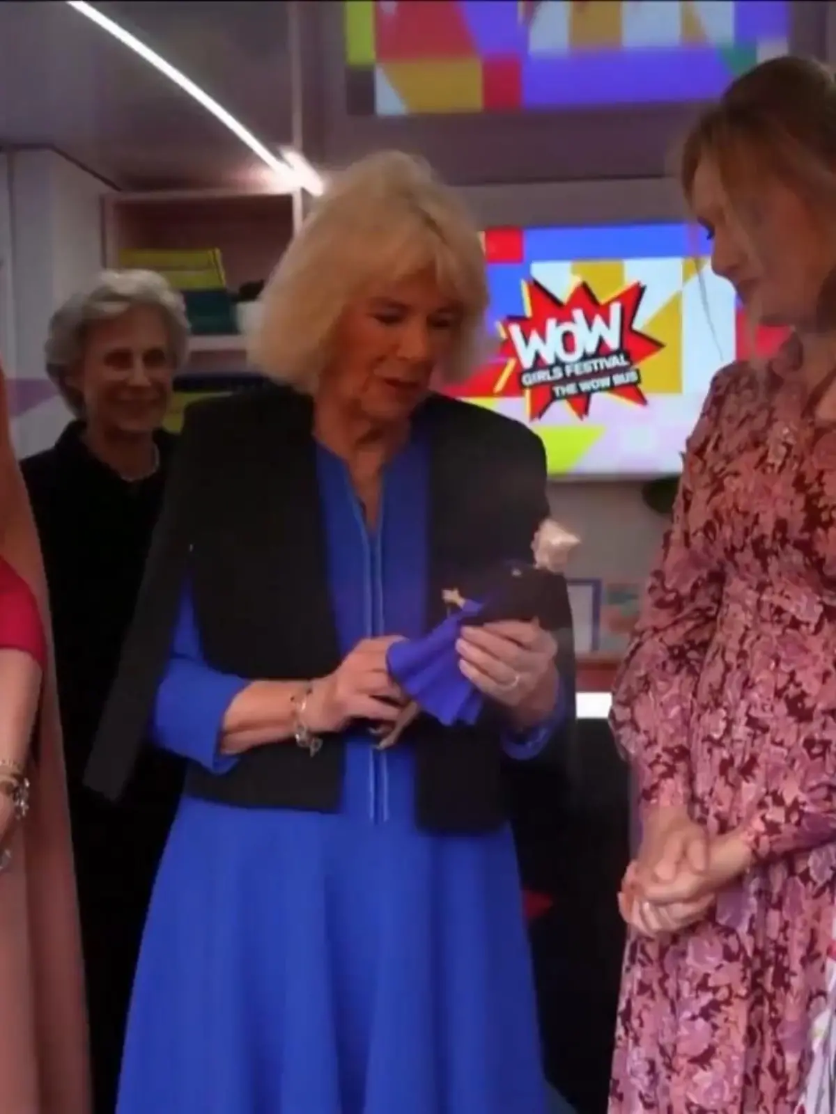 Bild zu: "Eine Barbie für Camilla!"