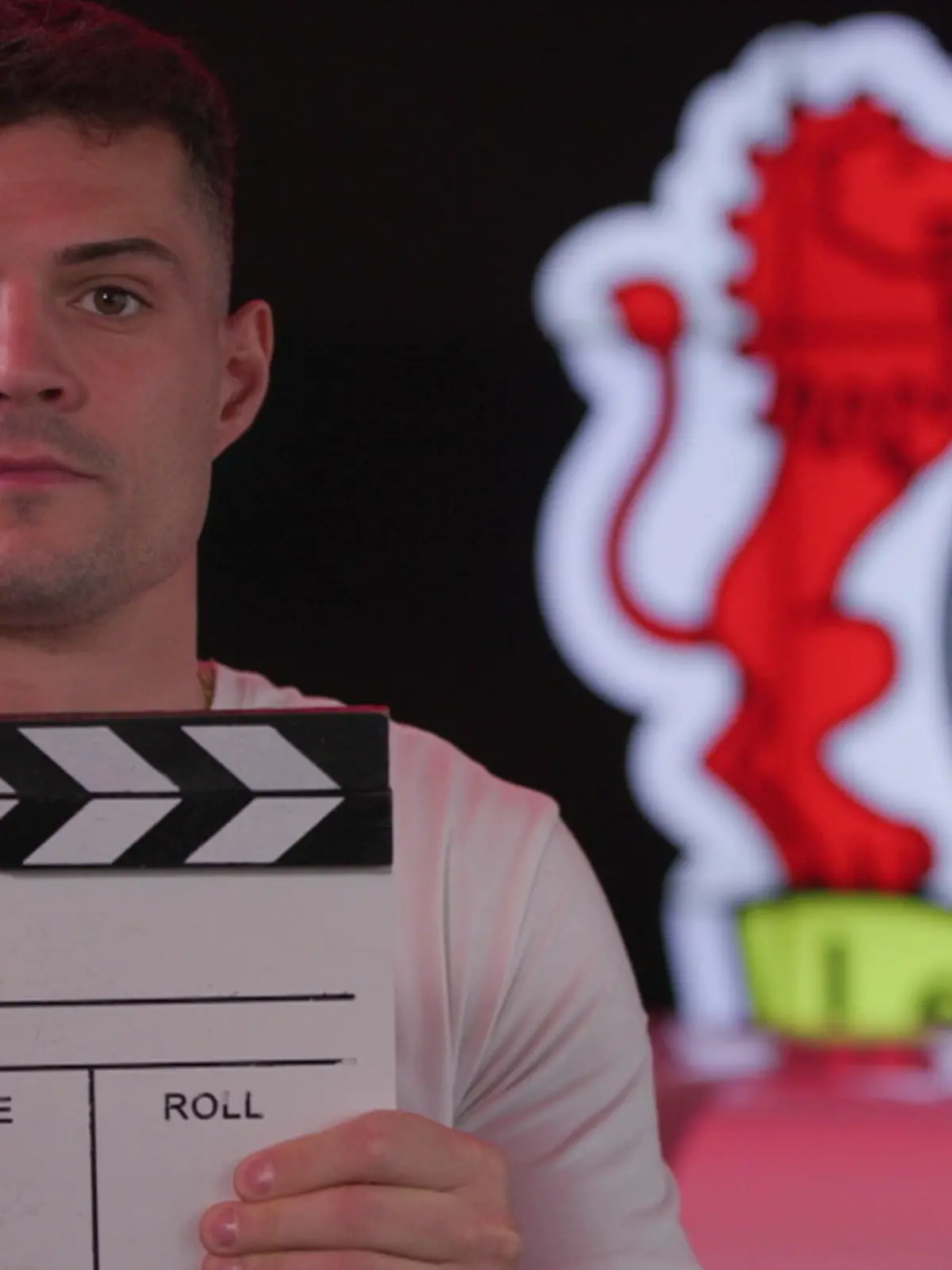 Bild zu: "Bayer-Mittelfeldregisseur Xhaka im exklusiven RTL-Interview"
