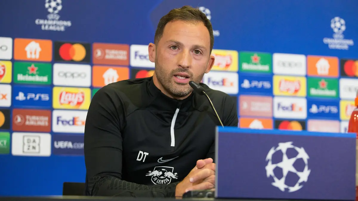 Sport Bilder des Tages Champions League / RB Leipzig - PK / 05.09.2022 Leipzig, 05.09.2022, RB Akademie UEFA Champions League , RB Leipzig Pressekonferenz am Vortag von RBL v. Schachtar Donezk , Im Bild: Trainer Domenico Tedesco RB Leipzig , *** Champions League RB Leipzig PK 05 09 2022 Leipzig, 05 09 2022, RB Academy UEFA Champions League , RB Leipzig press conference the day before RBL v Shakhtar Donetsk , In the picture coach Domenico Tedesco RB Leipzig ,