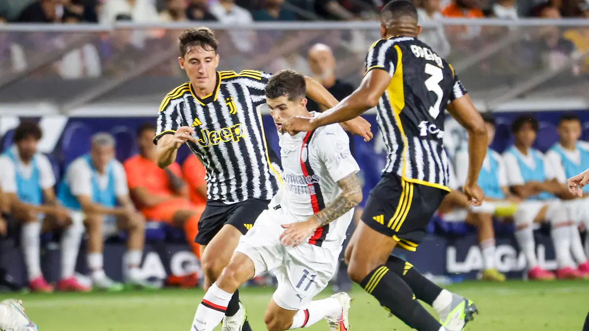 Fußball, AC Mailand - Juventus Turin  July 27, 2023, Los Angeles, California, United States: AC Milan forward Christian Pulisic C in actions during a Soccer Champions Tour match between the AC Milan and the Juventus F.C. in Carson, Calif. July 27, 2023. Los Angeles United States - ZUMAc68_ 0300361280st Copyright: xRingoxChiux
