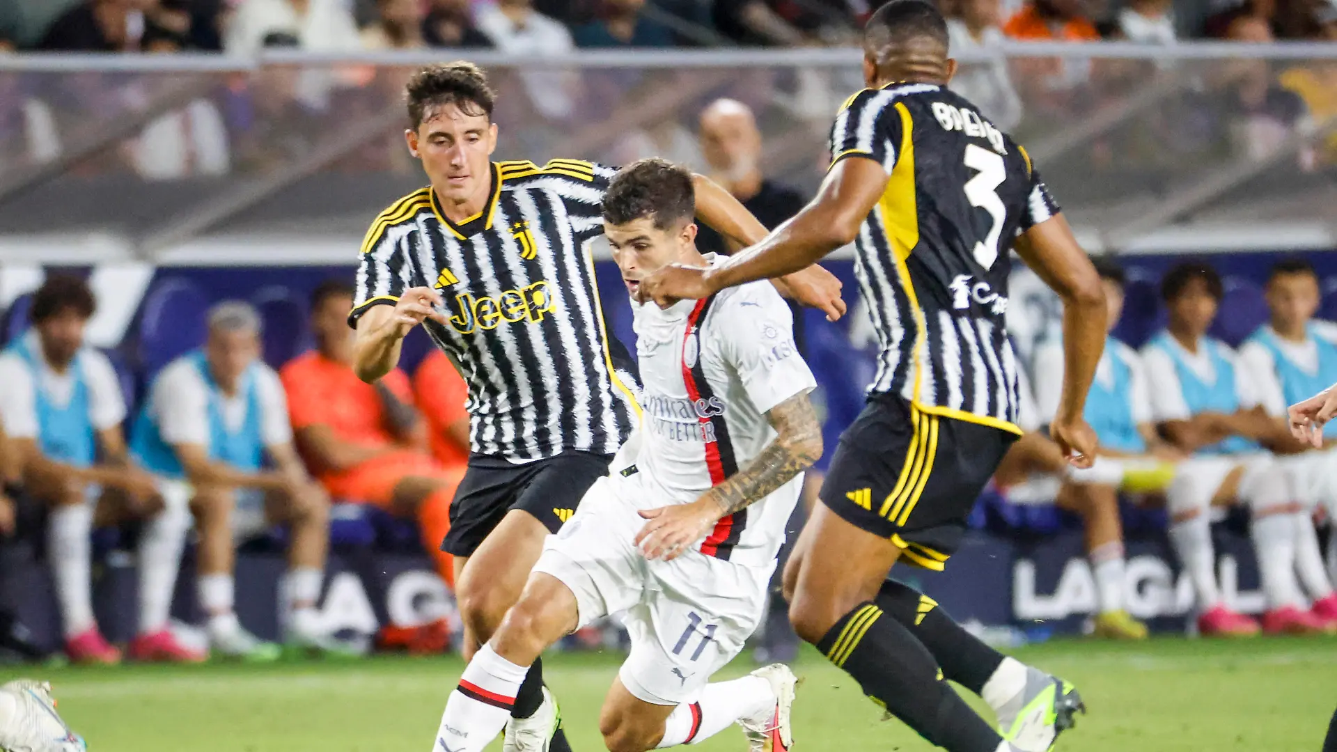 Fußball, AC Mailand - Juventus Turin July 27, 2023, Los Angeles, California, United States: AC Milan forward Christian Pulisic C in actions during a Soccer Champions Tour match between the AC Milan and the Juventus F.C. in Carson, Calif. July 27, 2023. Los Angeles United States - ZUMAc68_ 0300361280st Copyright: xRingoxChiux