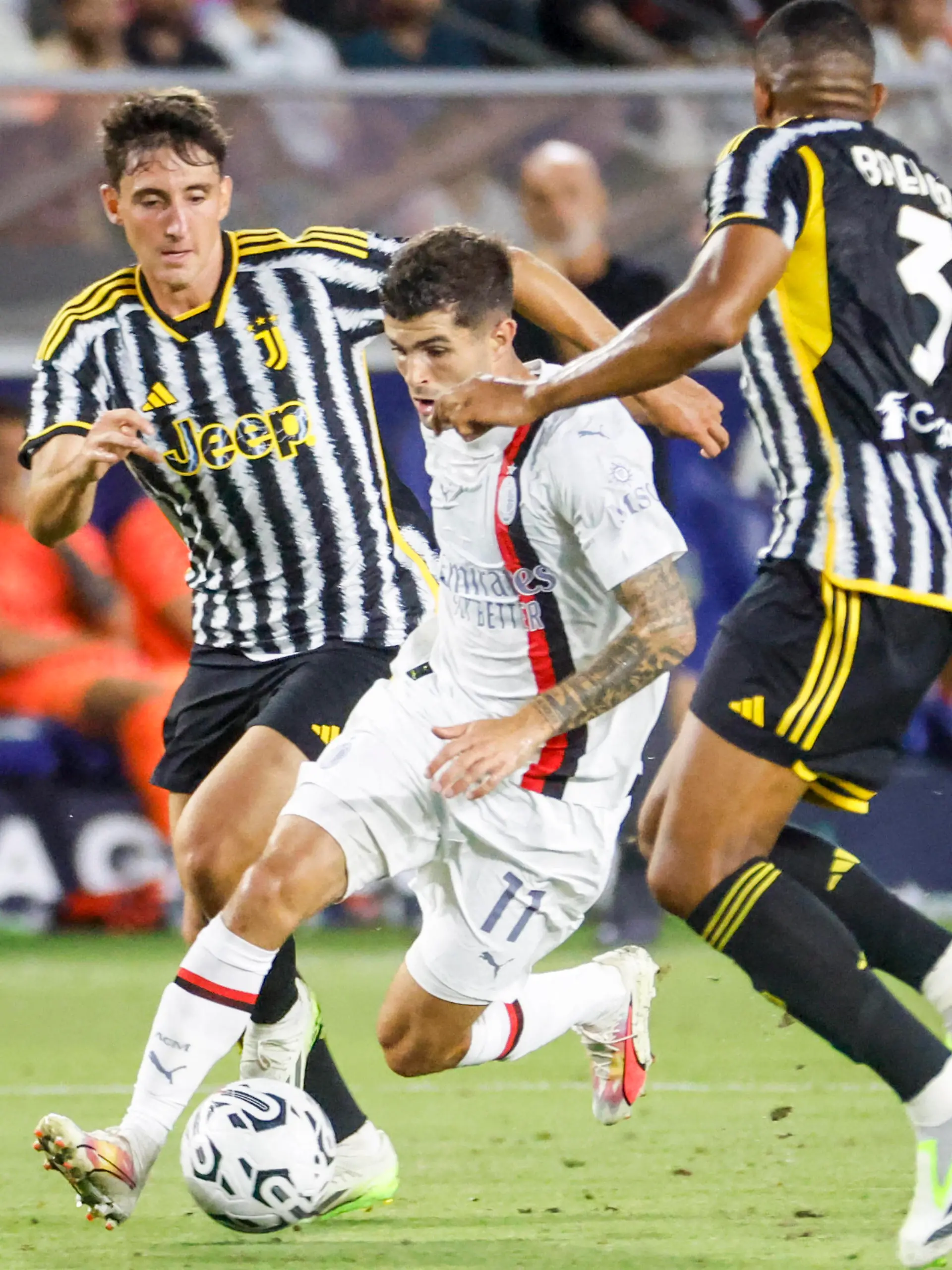 Fußball, AC Mailand - Juventus Turin  July 27, 2023, Los Angeles, California, United States: AC Milan forward Christian Pulisic C in actions during a Soccer Champions Tour match between the AC Milan and the Juventus F.C. in Carson, Calif. July 27, 2023. Los Angeles United States - ZUMAc68_ 0300361280st Copyright: xRingoxChiux