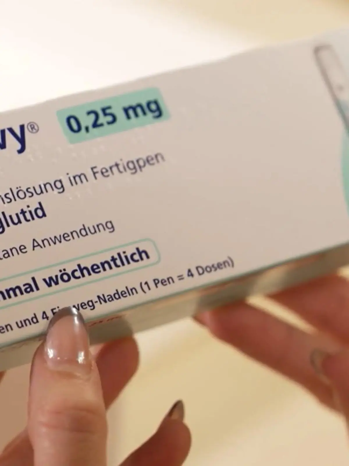 Wie einfach kommt man an die verschreibungspflichtige Abnehmspritze Wegovy? RTL macht den Test - das Ergebnis hätte unsere Reporterin niemals so erwartet.
