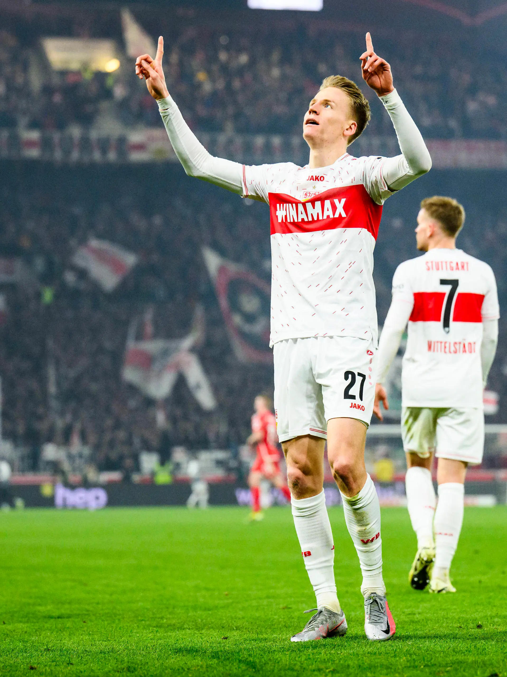 08.03.2024, Baden-Württemberg, Stuttgart: Fußball: Bundesliga, VfB Stuttgart - 1. FC Union Berlin, 25. Spieltag, MHPArena. Stuttgarts Chris Führich jubelt nach seinem Tor zum 2:0. Foto: Tom Weller/dpa - WICHTIGER HINWEIS: Gemäß den Vorgaben der DFL Deutsche Fußball Liga bzw. des DFB Deutscher Fußball-Bund ist es untersagt, in dem Stadion und/oder vom Spiel angefertigte Fotoaufnahmen in Form von Sequenzbildern und/oder videoähnlichen Fotostrecken zu verwerten bzw. verwerten zu lassen. +++ dpa-Bildfunk +++