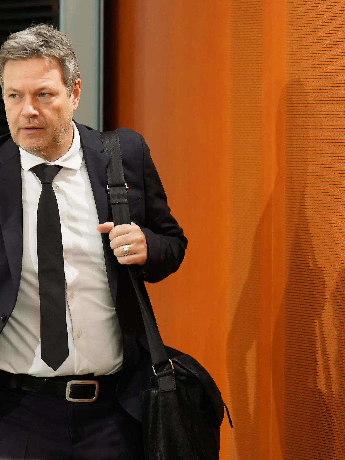 News Bilder des Tages Vizekanzler, Bundesminister für Wirtschaft und Klimaschutz, Robert Habeck Auftaktbilder, Kabinettssitzung der Bundesregierung, Vizekanzler, Bundesminister für Wirtschaft und Klimaschutz, Robert Habeck Berlin Berlin GER *** Vice Chancellor, Federal Minister for Economic Affairs and Climate Protection, Robert Habeck Kick-off pictures, Cabinet meeting of the Federal Government, Vice Chancellor, Federal Minister for Economic Affairs and Climate Protection, Robert Habeck Berlin Berlin GER