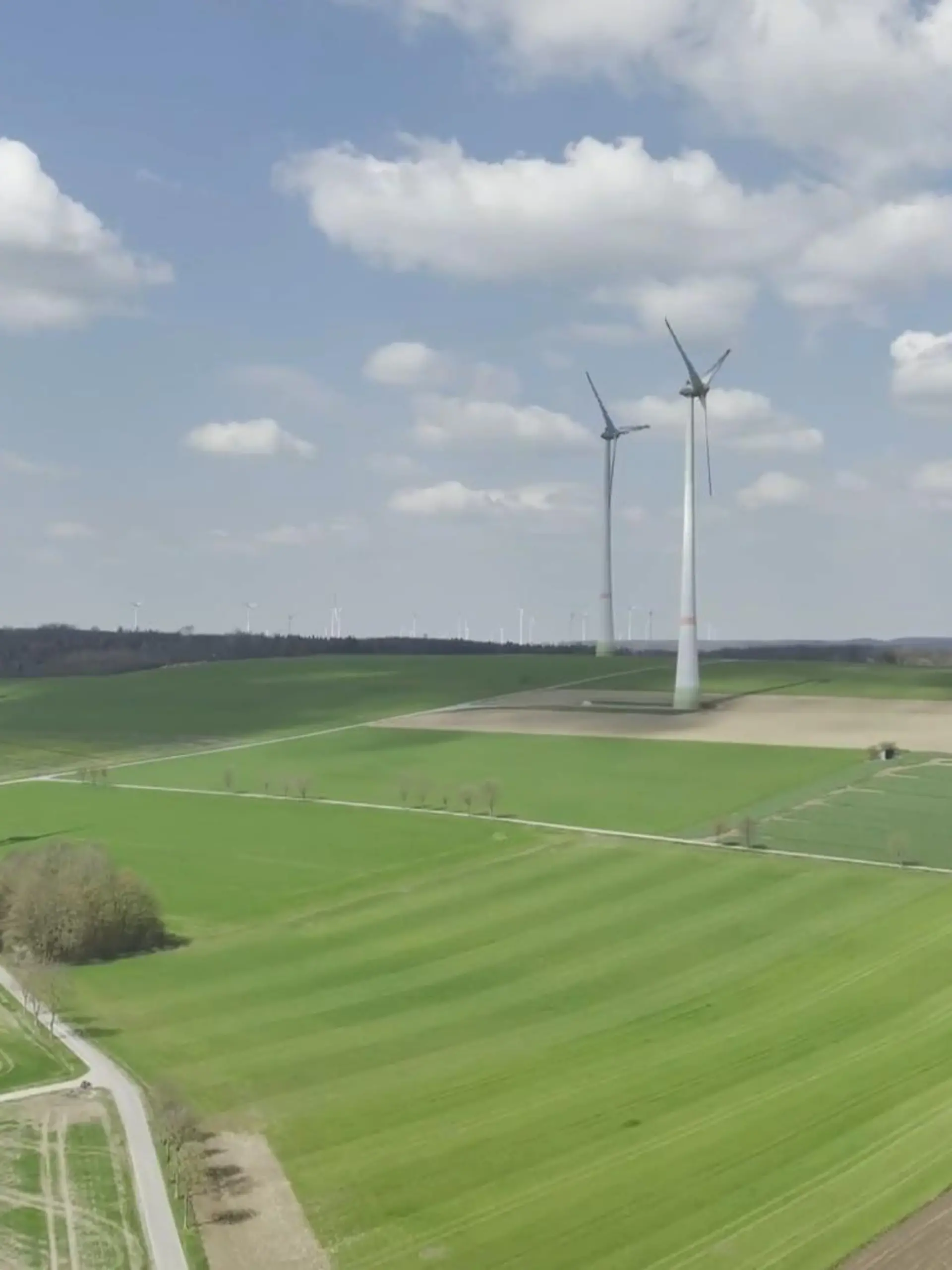 Bild zu: "Hier sind rund 190 Windenergieanlagen"