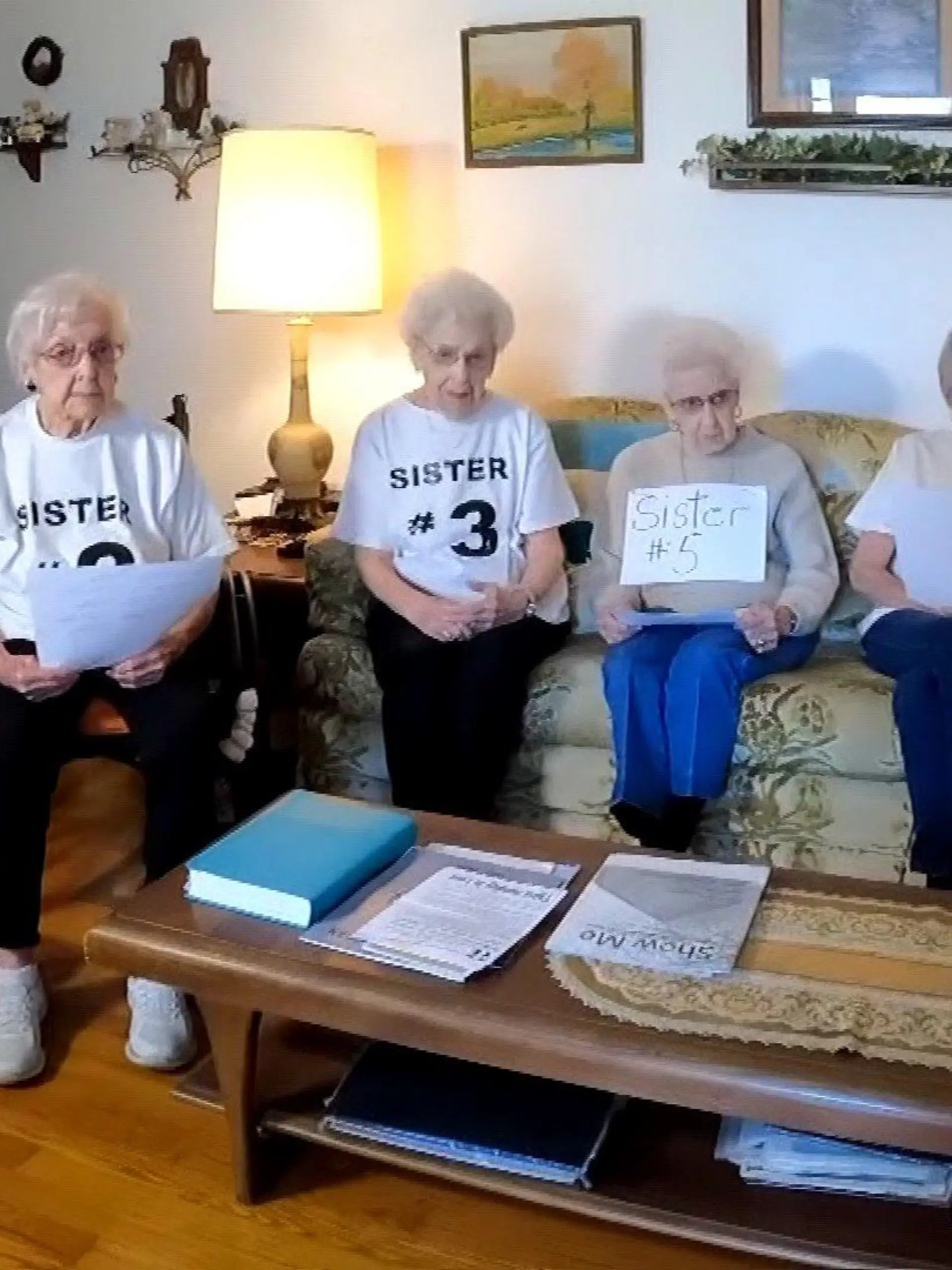 Gemeinsam sind sie 570 Jahre alt: Die Overall-Sisters aus den Vereinigten Staaten.