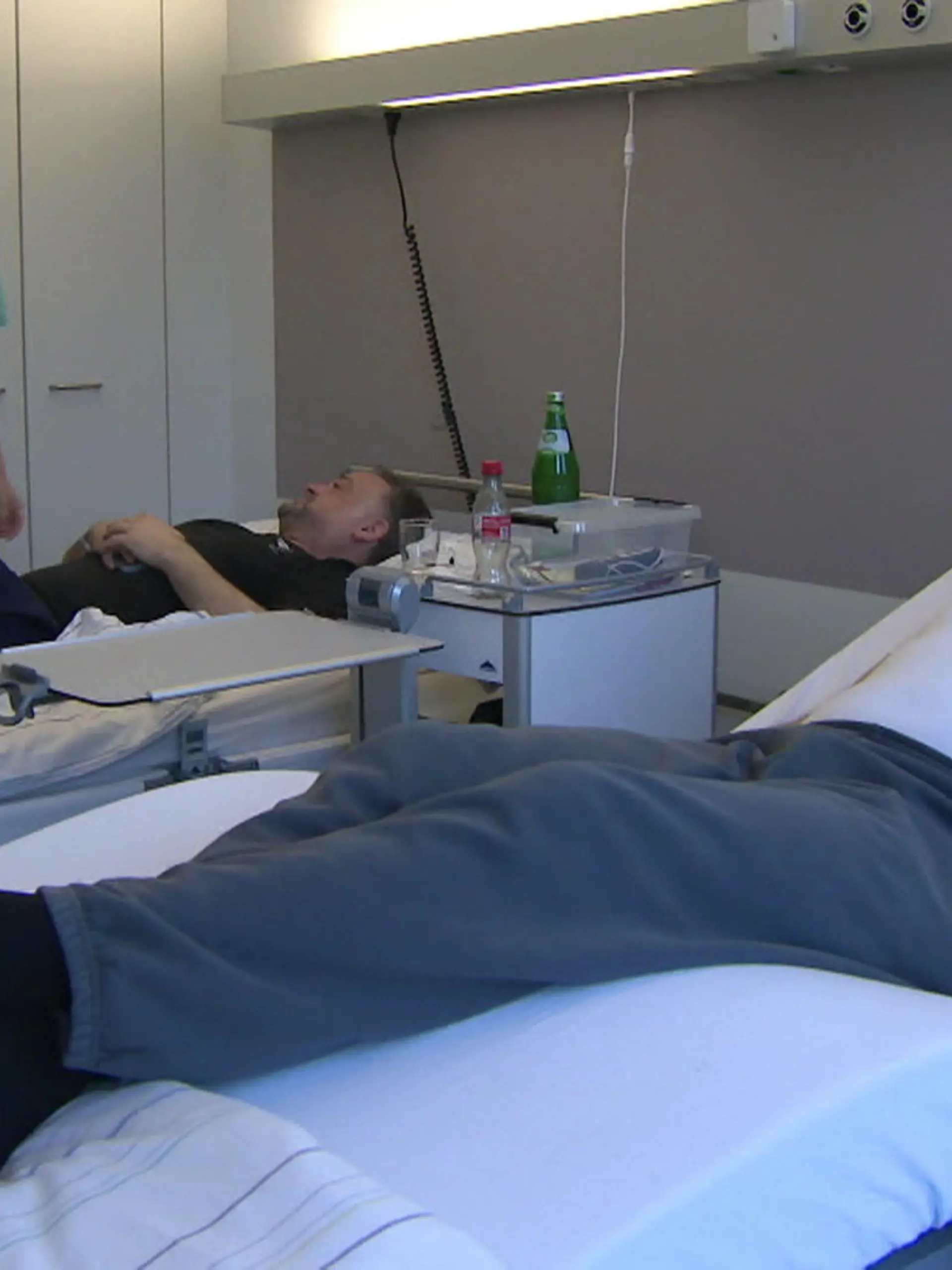 Immer häufiger lassen Arbeitgebern ihren Mitarbeitern die Wahl. Denn mit flexibleren Arbeitszeitmodellen schafft man einen Anreiz beim einem Unternehmen zu bleiben oder zu wechseln. Offene Stellen wieder zu besetzen, dass wird immer schwieriger. Jedes zweite Unternehmen kann offene Stellen zumindest teilweise nicht besetzen, weil es keine Arbeitskräfte findet. Das geht aus dem DIHK-Fachkräftereport 2023/2024 hervor. 