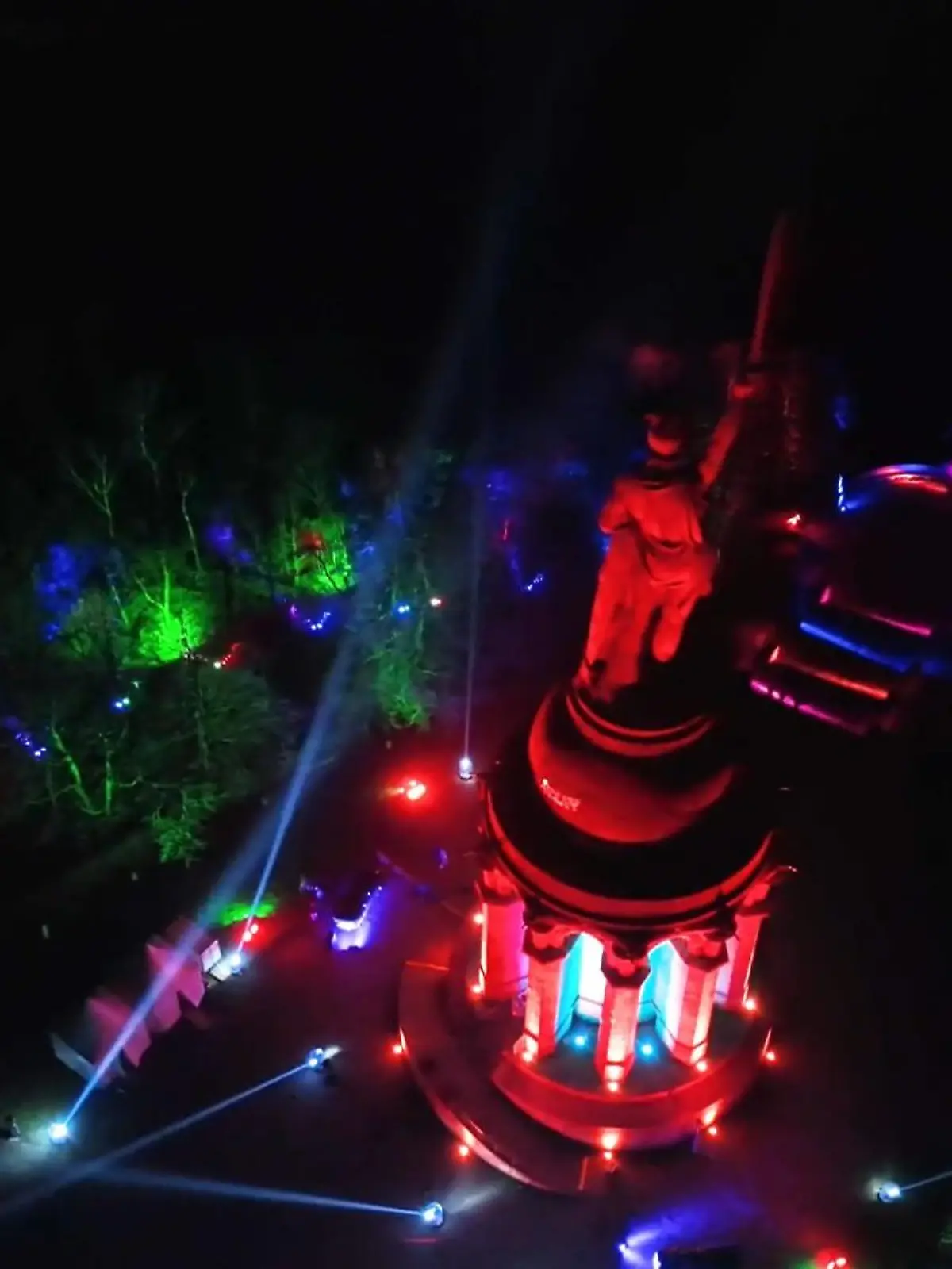 Bild zu: "Lasershow am Ausflugsziel"