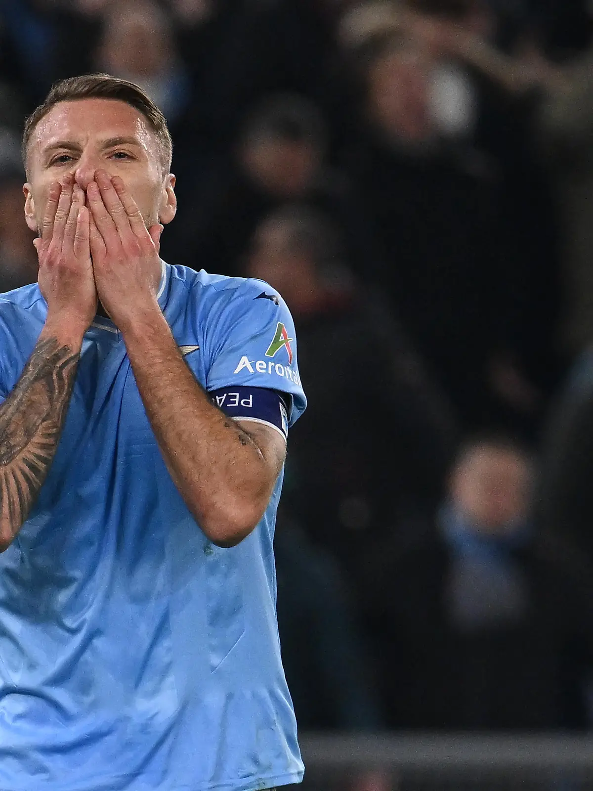 Ciro Immobile hält sich die Hände vors Gesicht