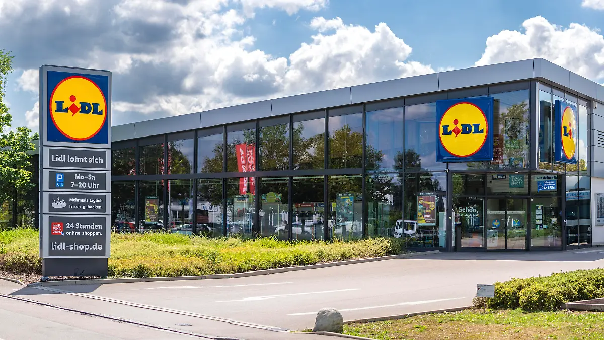 Lidl deutscher Lebensmittel Supermarkt. Lidl Discounter der Schwarz Gruppe. Einzelhandel Filiale