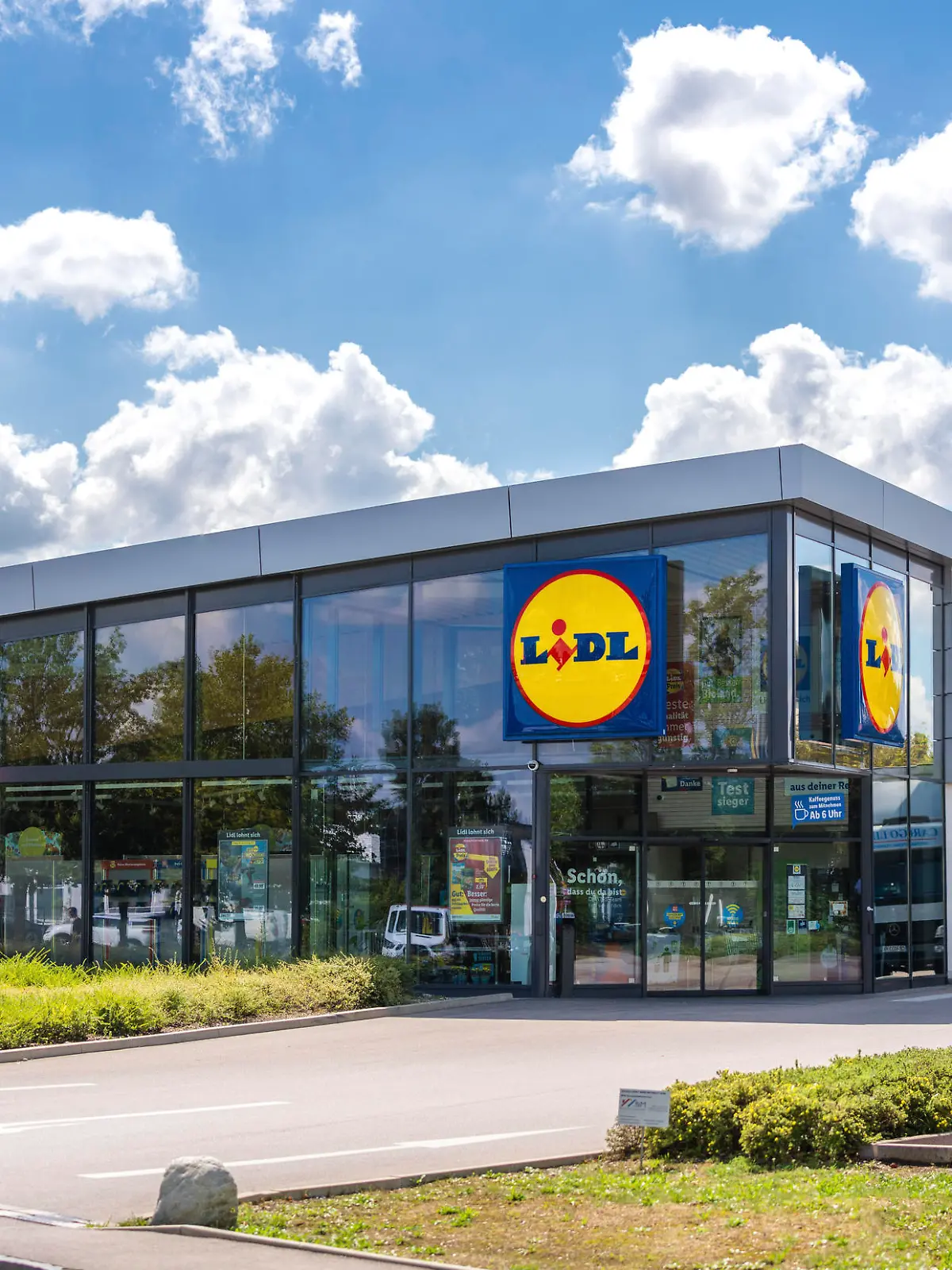 Lidl deutscher Lebensmittel Supermarkt. Lidl Discounter der Schwarz Gruppe. Einzelhandel Filiale