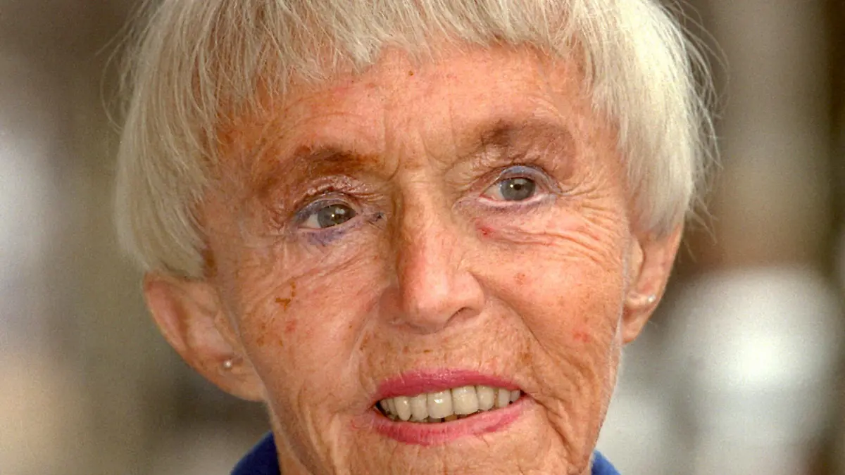 ARCHIV - Die Erotikartikel-Unternehmerin Beate Uhse (Archivfoto vom 22.03.2000). Der Kölner Privatsender RTL lässt das Leben der Erotikartikel-Unternehmerin Beate Uhse (1919-2001) verfilmen. Der Film werde unter dem Arbeitstitel «Beate Uhse - Freiheit für die Liebe» mit der Produktionsfirma Zeitsprung entwickelt, teilte RTL am Montag (20.08.2007) mit. Uhses Leben sei ein Stück deutsche Geschichte, von den Nachkriegsjahren bis in die 70er Jahre, «voller Kraft, Liebe und Schicksalsschläge», hieß es von RTL. Wer Uhses Rolle übernimmt, steht noch nicht fest. Foto: Wulf Pfeiffer dpa/lnw +++(c) dpa - Bildfunk+++