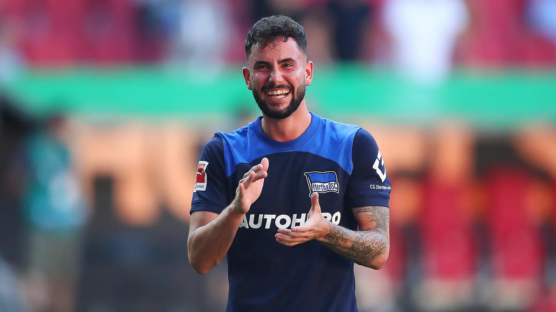 AUGSBURG, GERMANY - SEPTEMBER 04: Marco Richter of Hertha BSC applauds fans following their sides victory after the Bundesliga match between FC Augsburg and Hertha BSC at WWK-Arena on September 04, 2022 in Augsburg, Germany. (Photo by Christian Kaspar-Bartke/Getty Images)