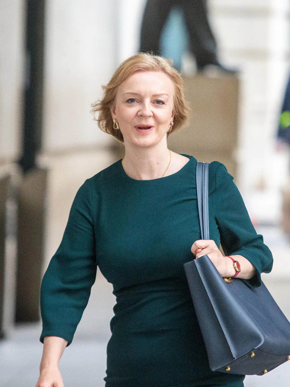 September 4, 2022, London, England, United Kingdom: Conservative leadership candidate and Foreign Secretary LIZ TRUSS is seen arriving at BBC ahead of appearing on Sunday with Laura Kuenssberg show, London United Kingdom - ZUMAs262 20220904_zip_s262_001 Copyright: xTayfunxSalcix