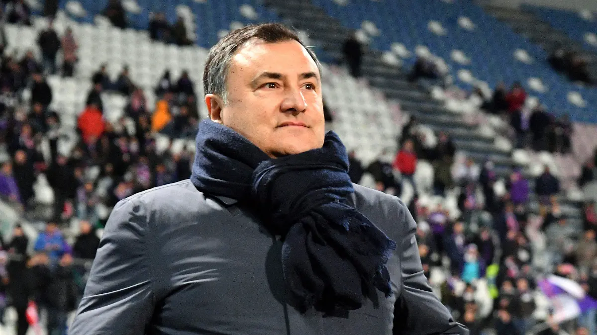 Fiorentina's general manager Joe Barone looks on during an Italian Championship League soccer match between Sassuolo vand Fiorentina at Mapei stadium, in Reggio Emilia, Italy, on Feb. 26, 2022. Fiorentina’s Serie A match against Atalanta on Sunday, March 17, 2024, has been postponed after general manager Barone was rushed to hospital just a few hours before kickoff. Barone was reportedly taken to hospital in Milan by helicopter after falling ill at the team hotel in nearby Bergamo. (Massimo Paolone/LaPresse via AP)