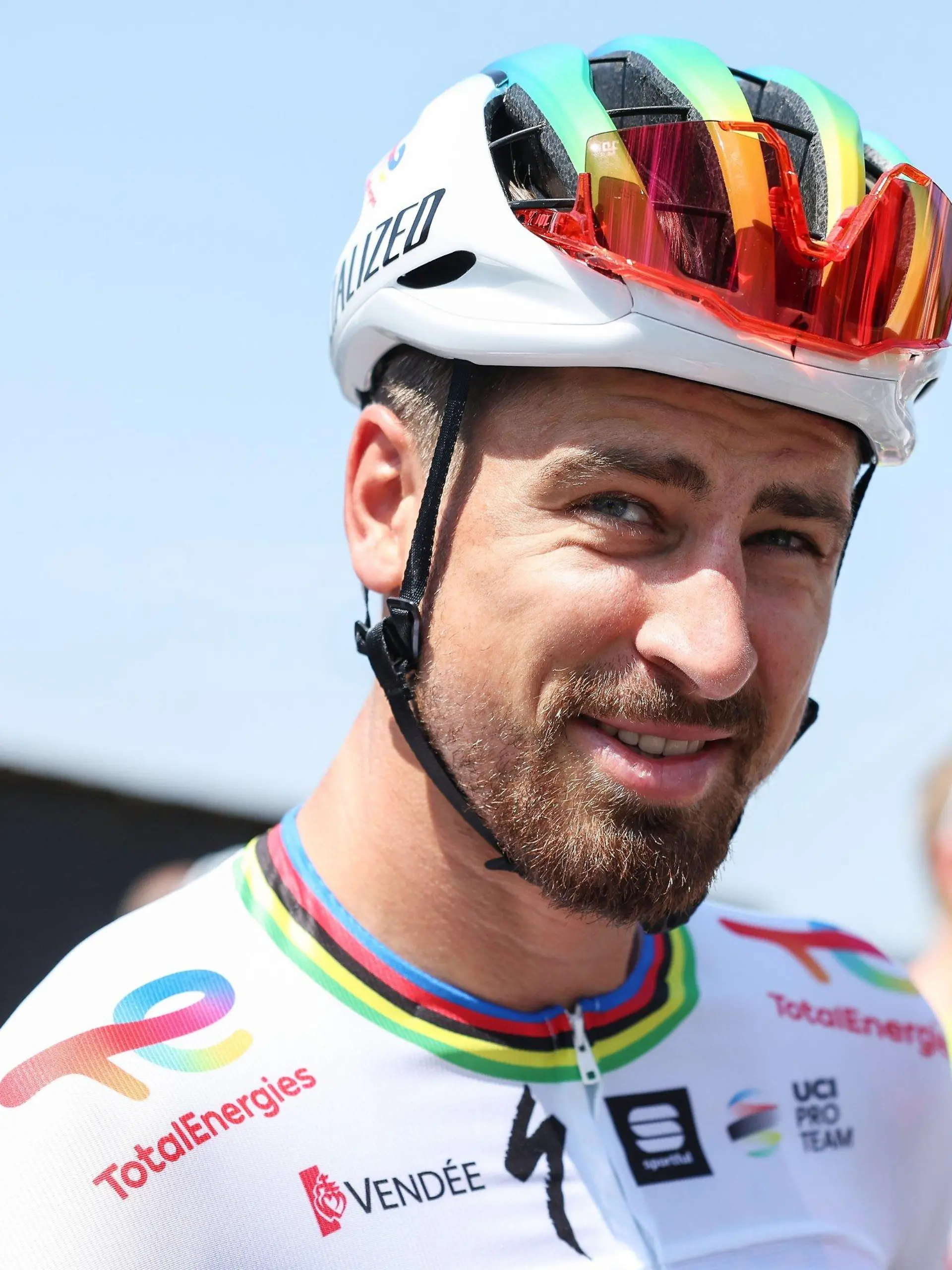 ARCHIV - 11.07.2023, Frankreich, Vulcania: Radsport: UCI WorldTour - Tour de France, Vulcania - Issoire (167,20 km), 10. Etappe: Peter Sagan aus der Slowakei von Total Direct Energie vor dem Start. Der Slowake muss am Herzen operiert werden. (zu dpa: ««Boxenstopp»: Früherer Rad-Weltmeister Sagan vor Herz-OP») Foto: David Pintens/Belga/dpa +++ dpa-Bildfunk +++