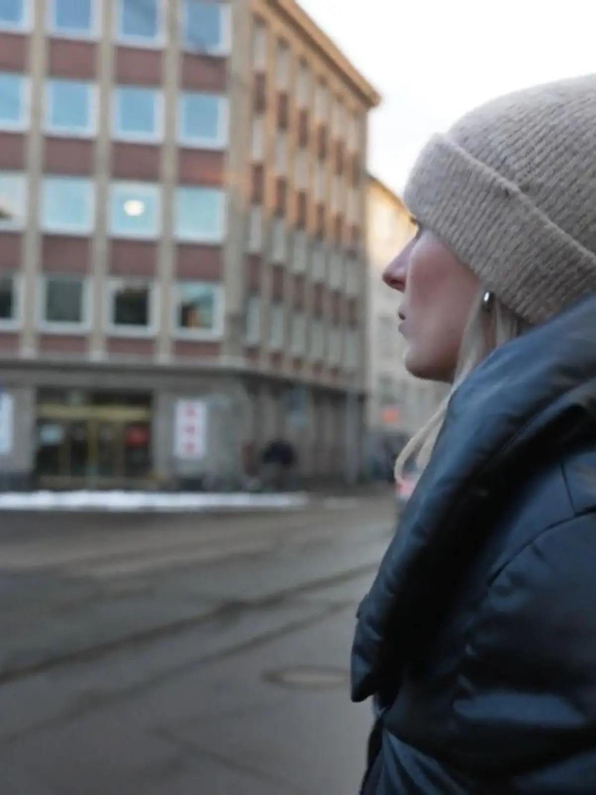 Besonders in deutschen Großstädten ist die Wohnungsnot groß. Wenig Wohnraum, enorm hohe Mieten. Wer in diesem Dschungel eine Wohnung findet, greift schnell zu. RTL-Reporter haben jetzt eine neue, fiese Betrugsmasche aufgedeckt. Ganz unauffällig erschleichen sich die Betrüger so mehrere tausend Euro von Wohnungssuchenden. Warum die Masche so schwer zu erkennen ist! 